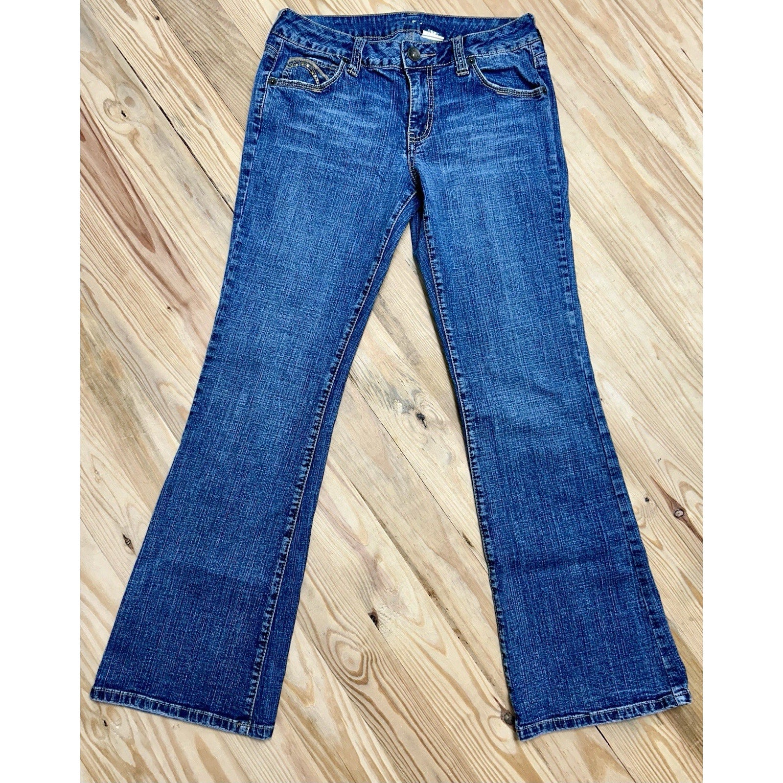 APT.9 Jeans Women's size6 Bootcut Distressed Denim Stretch Mid Rise (30x29).