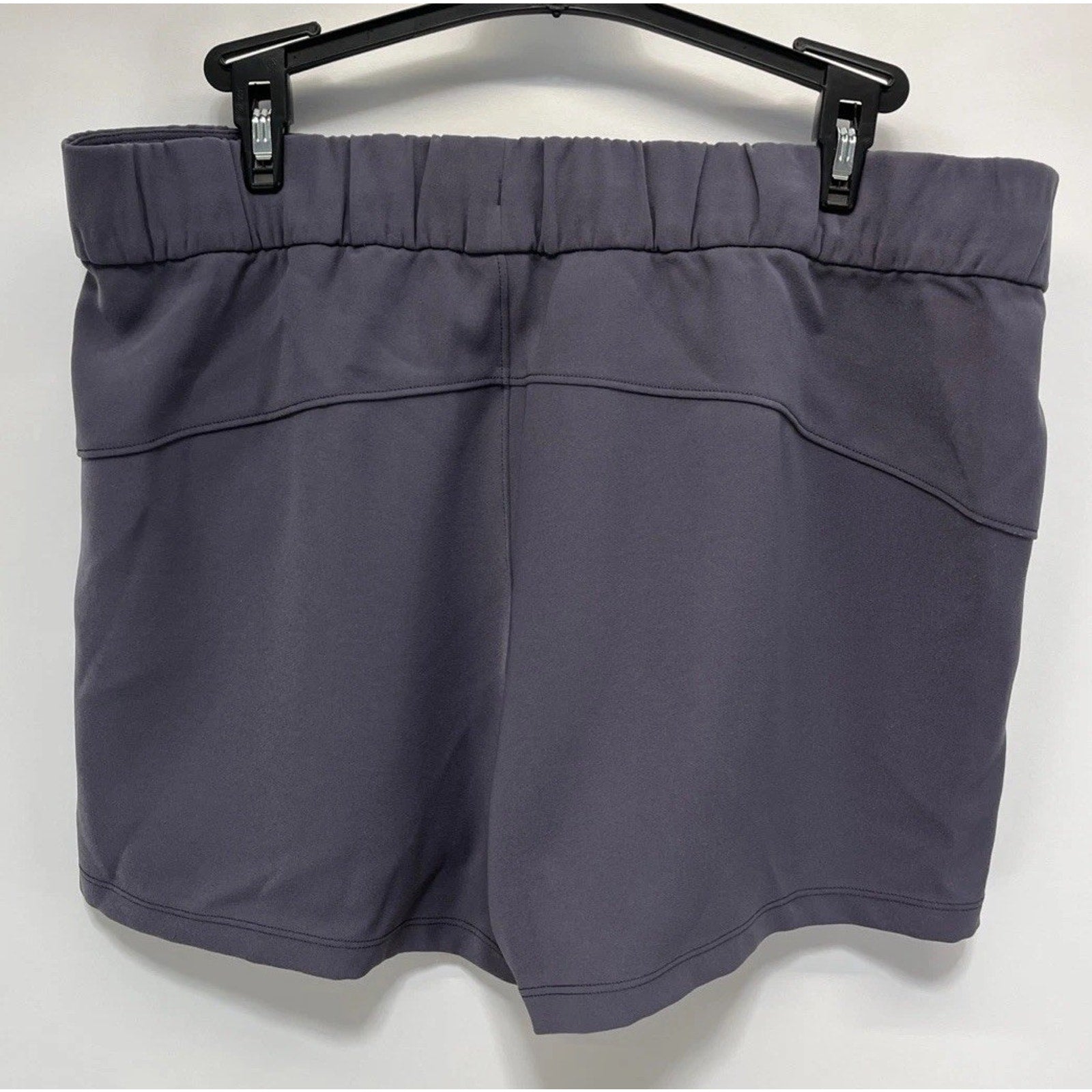 Lululemon On The Fly Short 2.5" Size 10 Gray