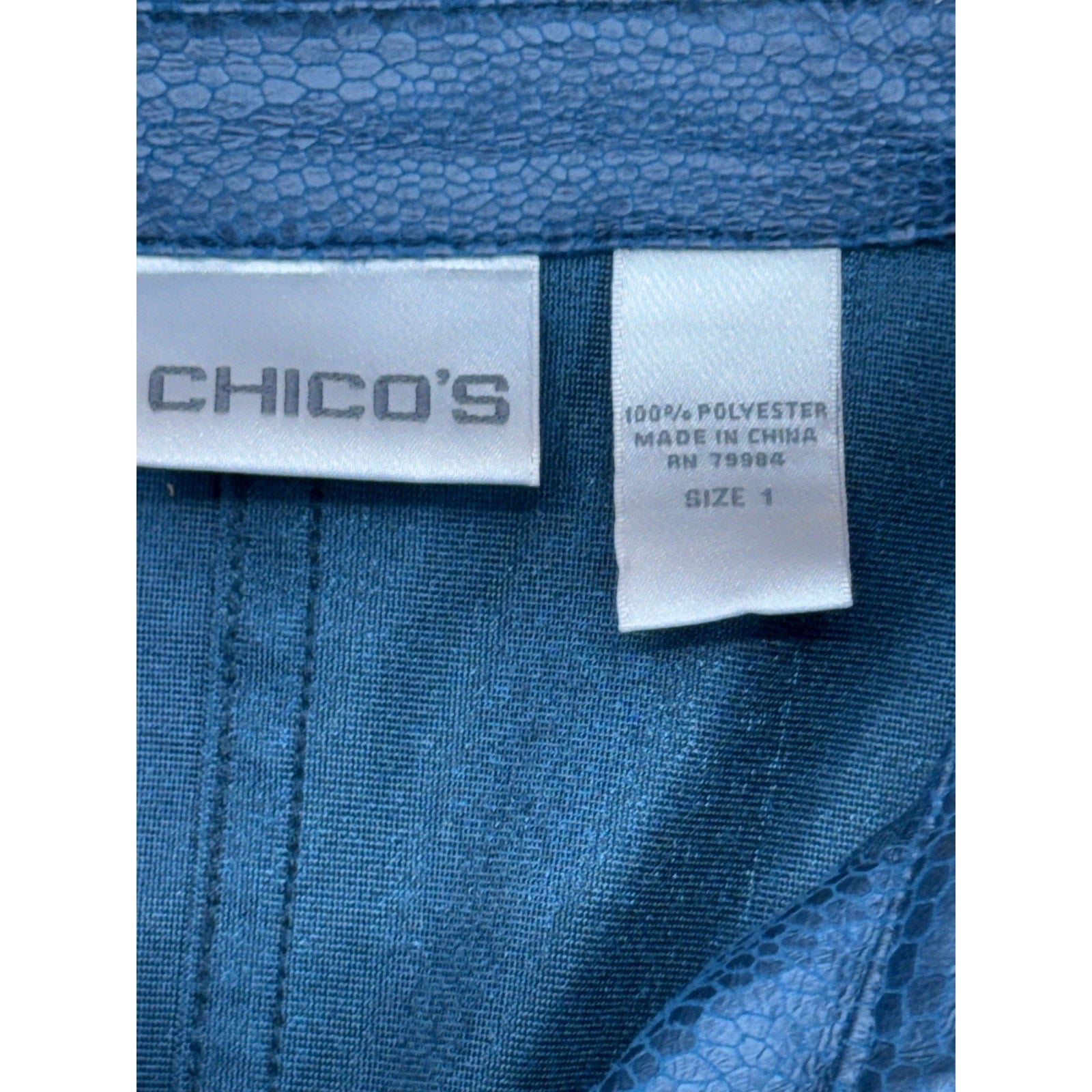 Chico's Womens Button Down Top 1 (M) Navy Textured Snakeskin Waist Pockets