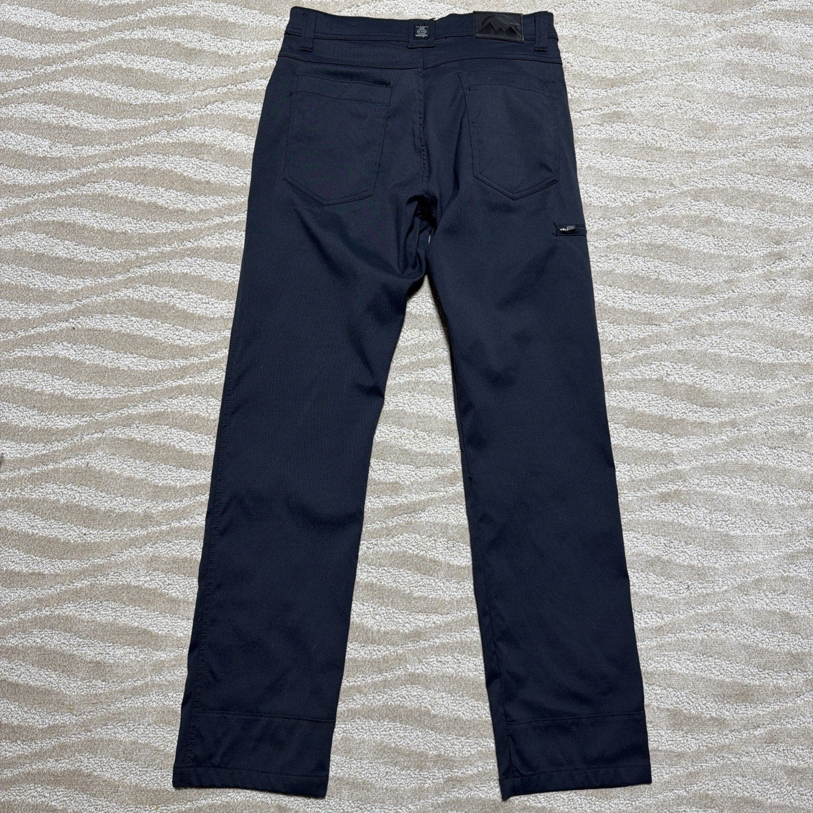 New Wrangler All Terrain Gear (ATG) men's cargo pants Straight Fit 32x32 NWT