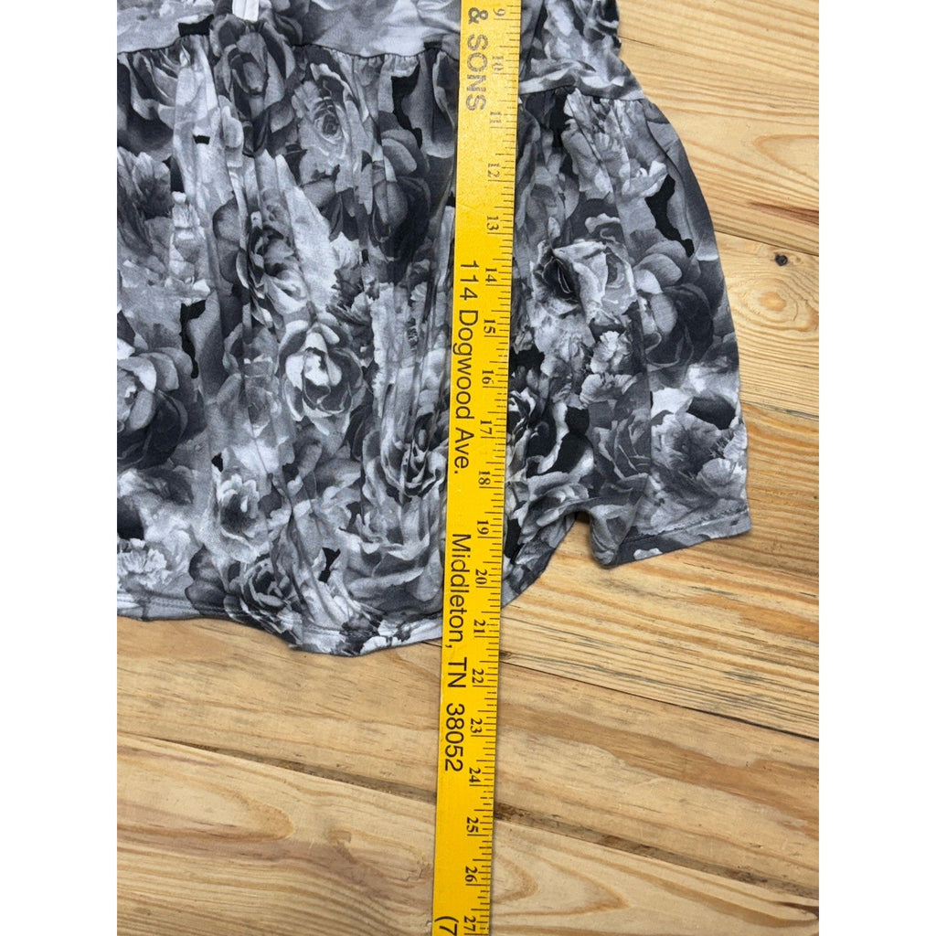Simply Vera Vera Wang Women’s Roses Blouse Top Size Medium Black And White