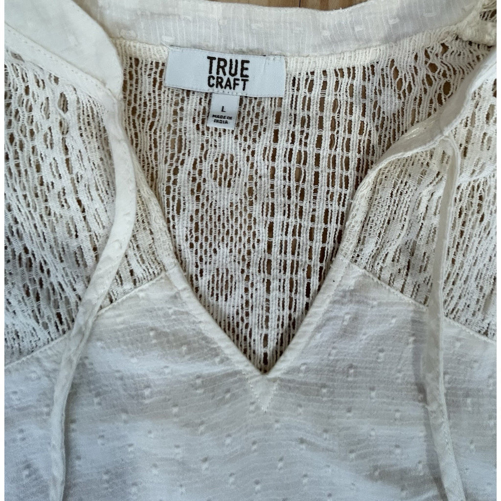 True Craft Women Atlas Ivory Pleated V Neck Crochet Gauze Top Size Large.