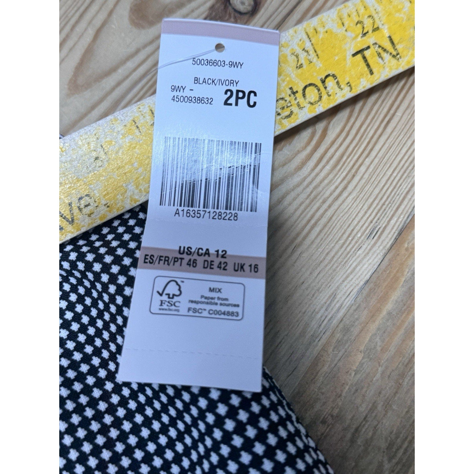 Le Suit Black Ivory Skirt Suit (2-Pieces) New With Tags Women’s Size 12 NWT