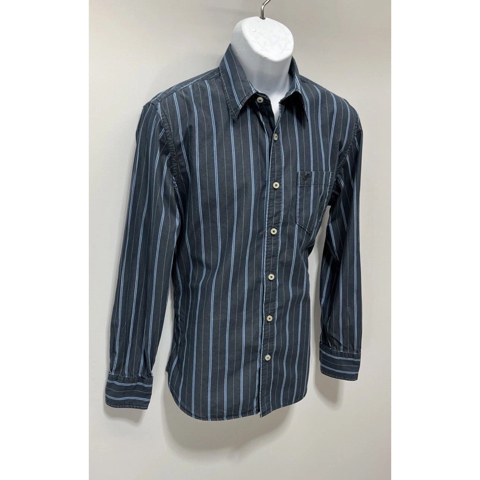 American Eagle Mens Vintage Fit LS Button Up Navy Blue Striped Dress Shirt M