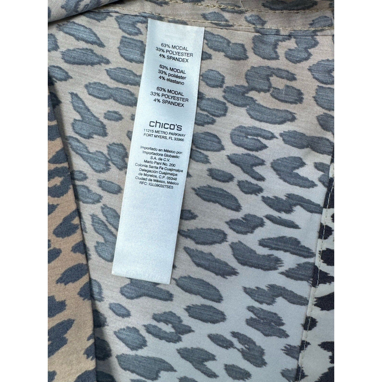 Chico's Button-Down Tunic Animal Print Pockets Modal Blend Long Sleeve Women’s 0