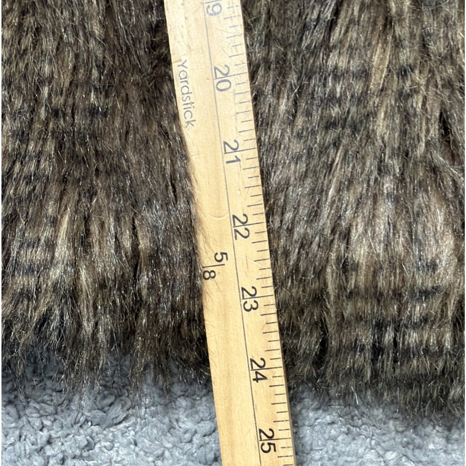 Urban Behavior Peace & Love Size L Brown Lined Faux Fur Vest Pockets