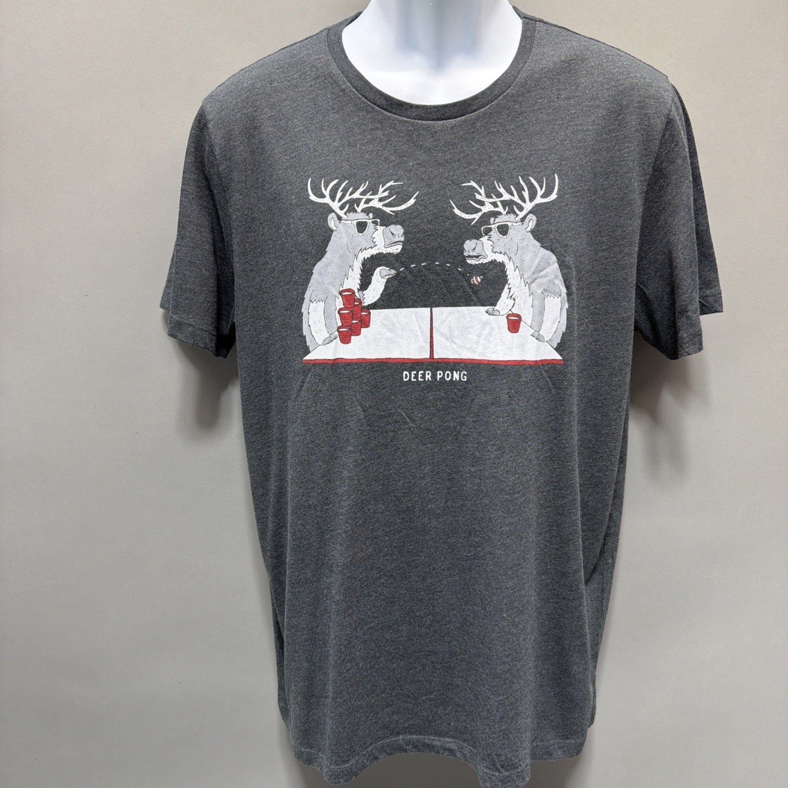 Christmas Deer Pong Graphic Old Navy Men's T Shirt. Size Large