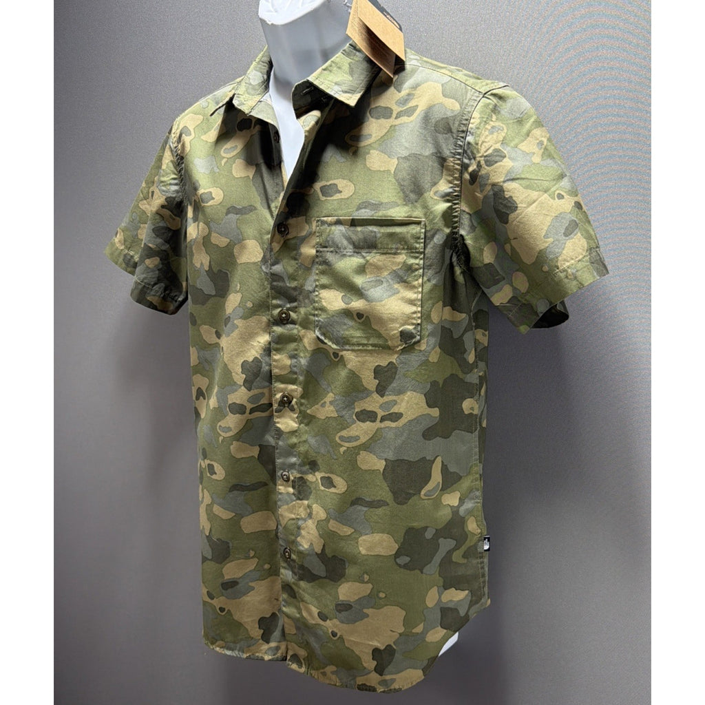 THE NORTH FACE BAY TRAIL WOODLAND CAMO SHORT SLEEVE BUTTON SHIRT Men Size S NWT