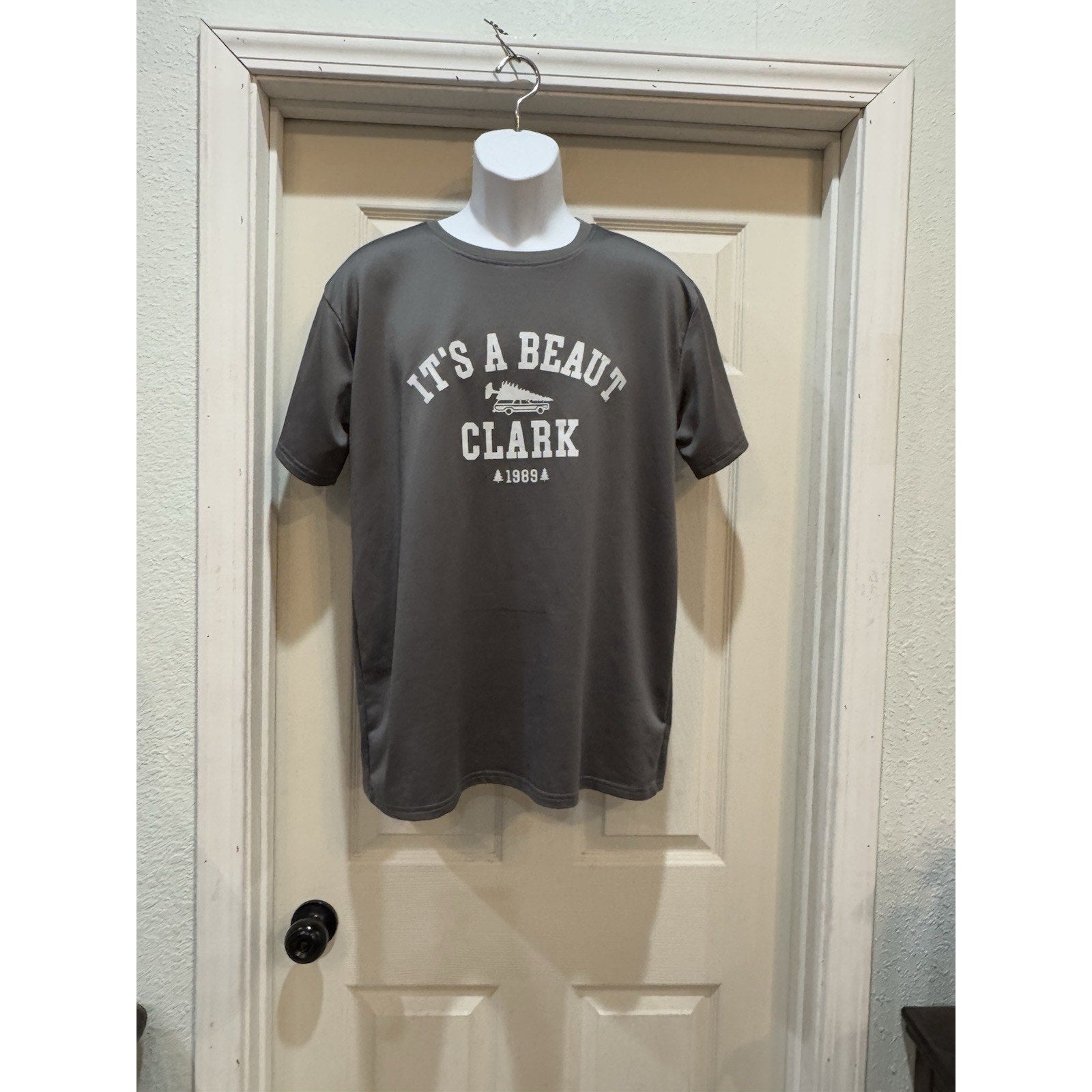 It's a Beaut Clark Griswold Family Christmas Men's Tee Shirt Gray Size Large