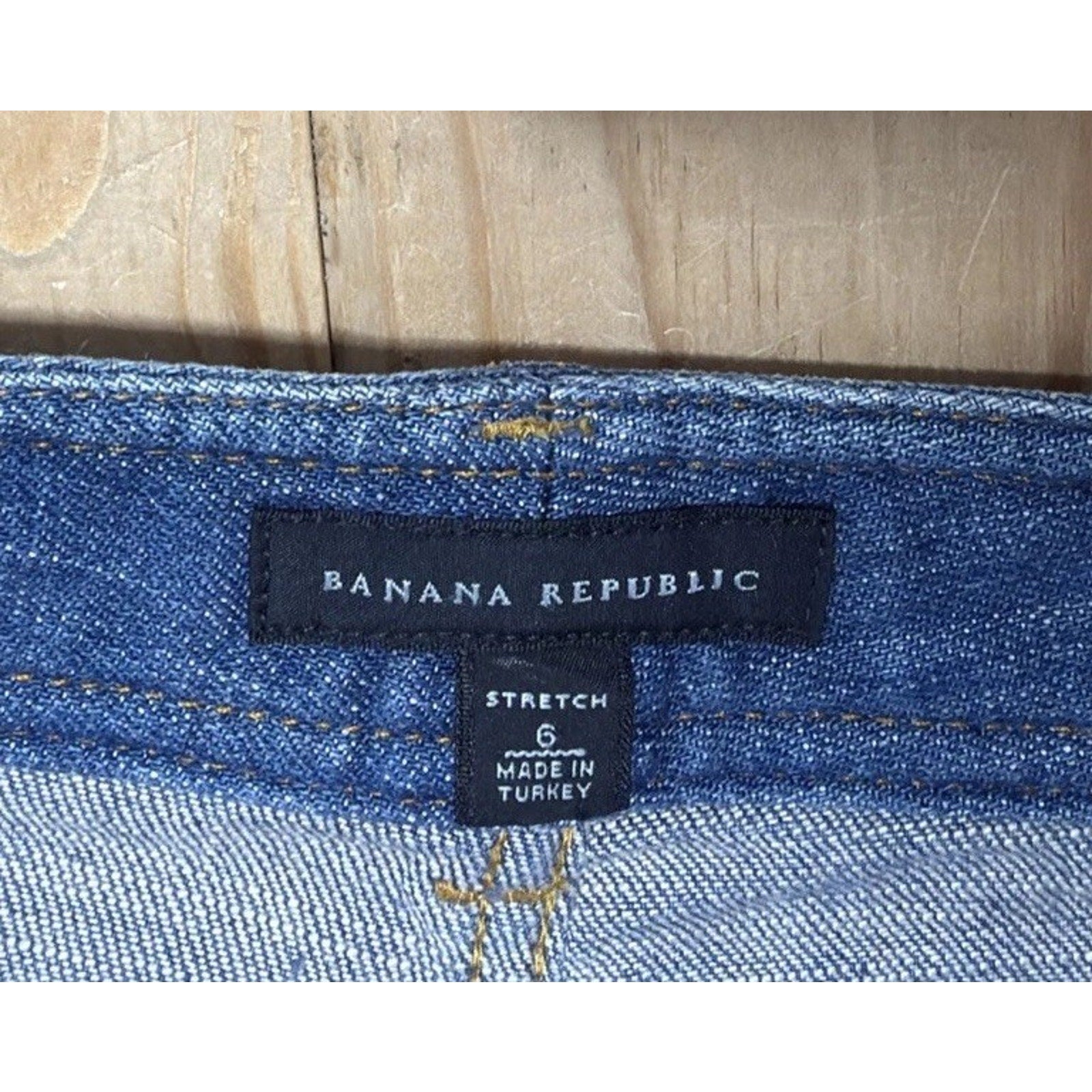 Banana Republic Denim Skirt Faux Pockets Stretch Knee Length Women's Sz. 6