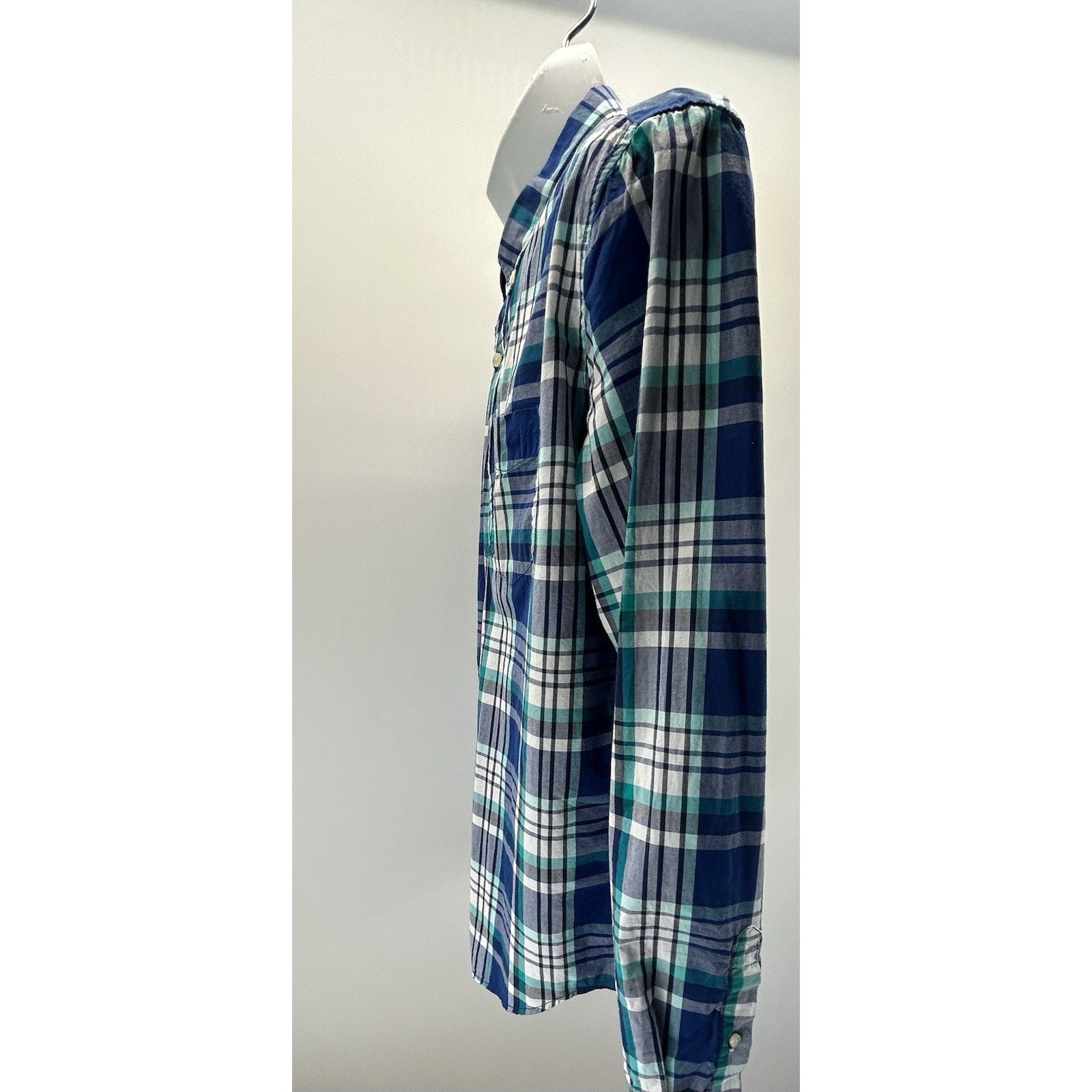 Aeropostale Long Sleeve Button Down Shirt Mens Size M Green Plaid 100% Cotton.