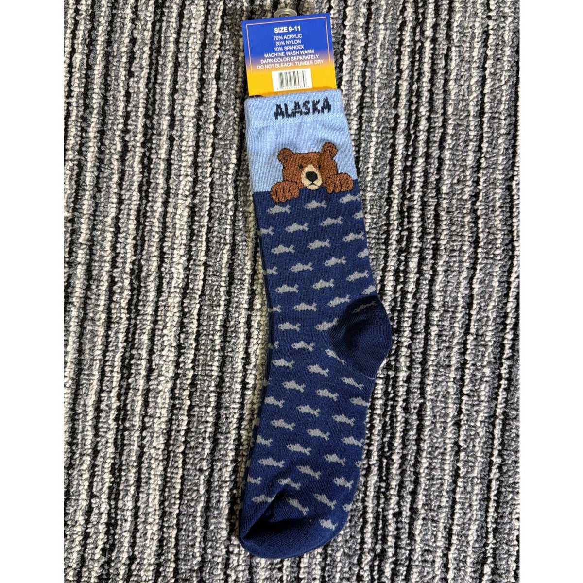 Alaska Socks Size 7-9 Warm Socks Bear Fish NWT