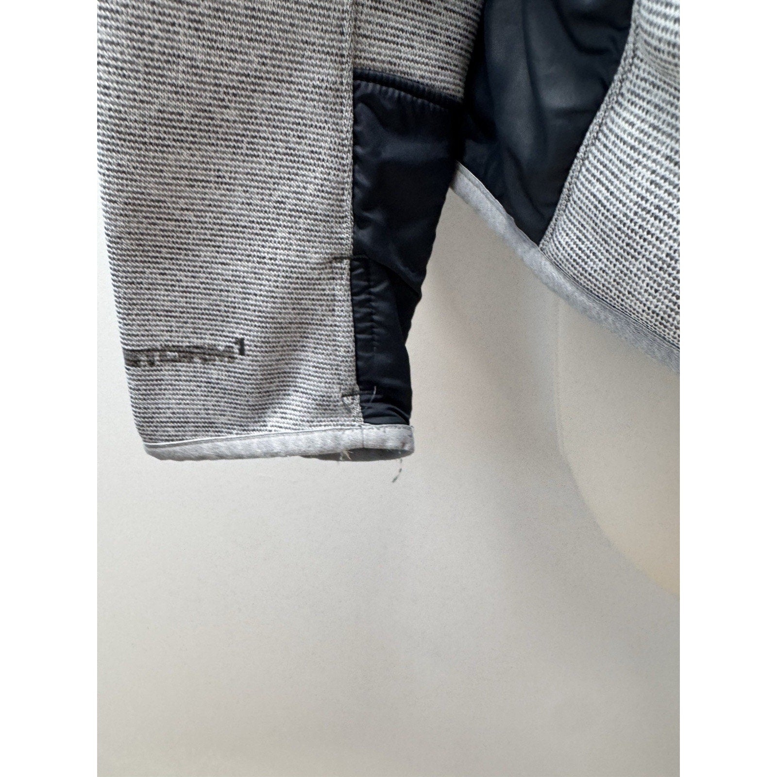 Under Armour Hoodie Women's Medium Running Shirt Grey Long Sleeve Full Zip Storm