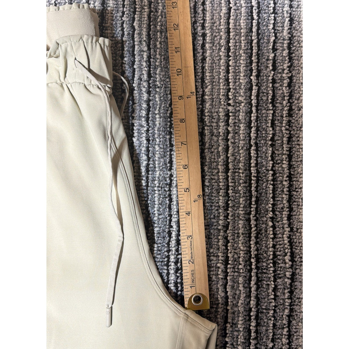 Lululemon Luxtreme High-Rise Tapered Leg Active Athletic Yoga Jogger Pants
