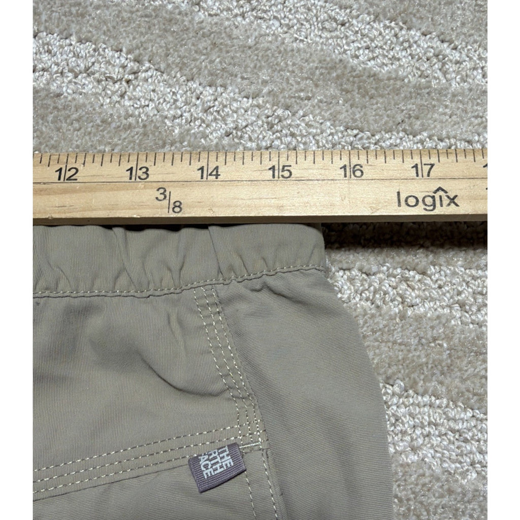 The North Face Men's Nylon Biege 9 in Cargo Shorts Sz Small