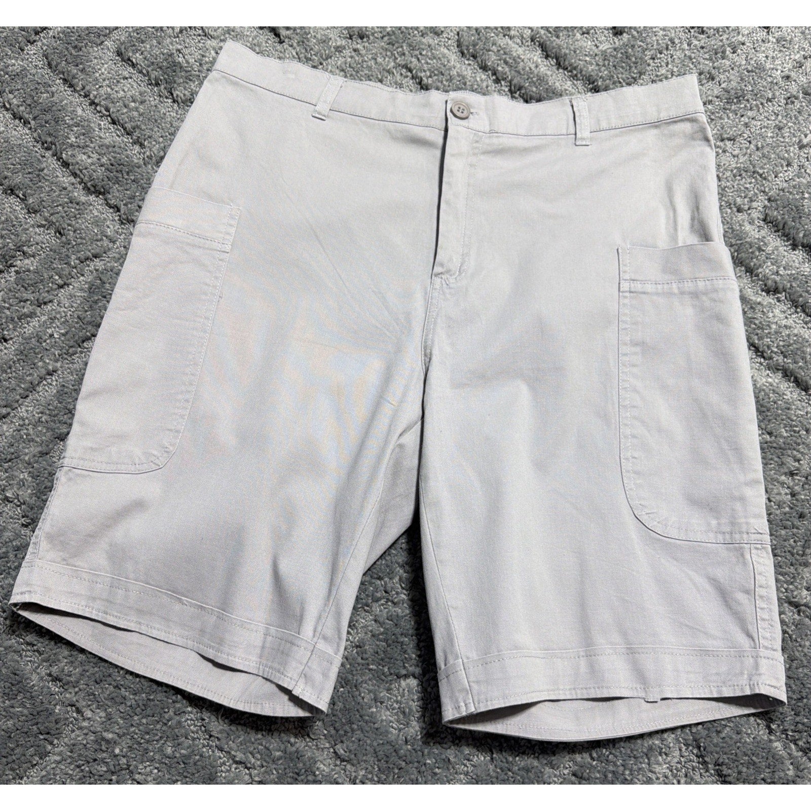 Royalty For Me Women's Gray Cuffed Bermuda Cargo Stretch Shorts Size Large