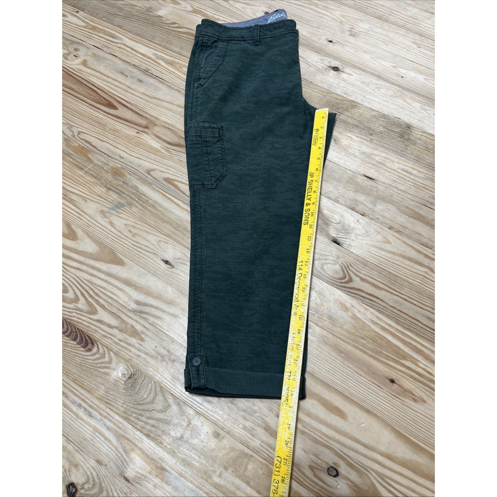 Eddie Bauer Crop Green Camo Slightly Curvy Roll Up Pants Women's Size 14