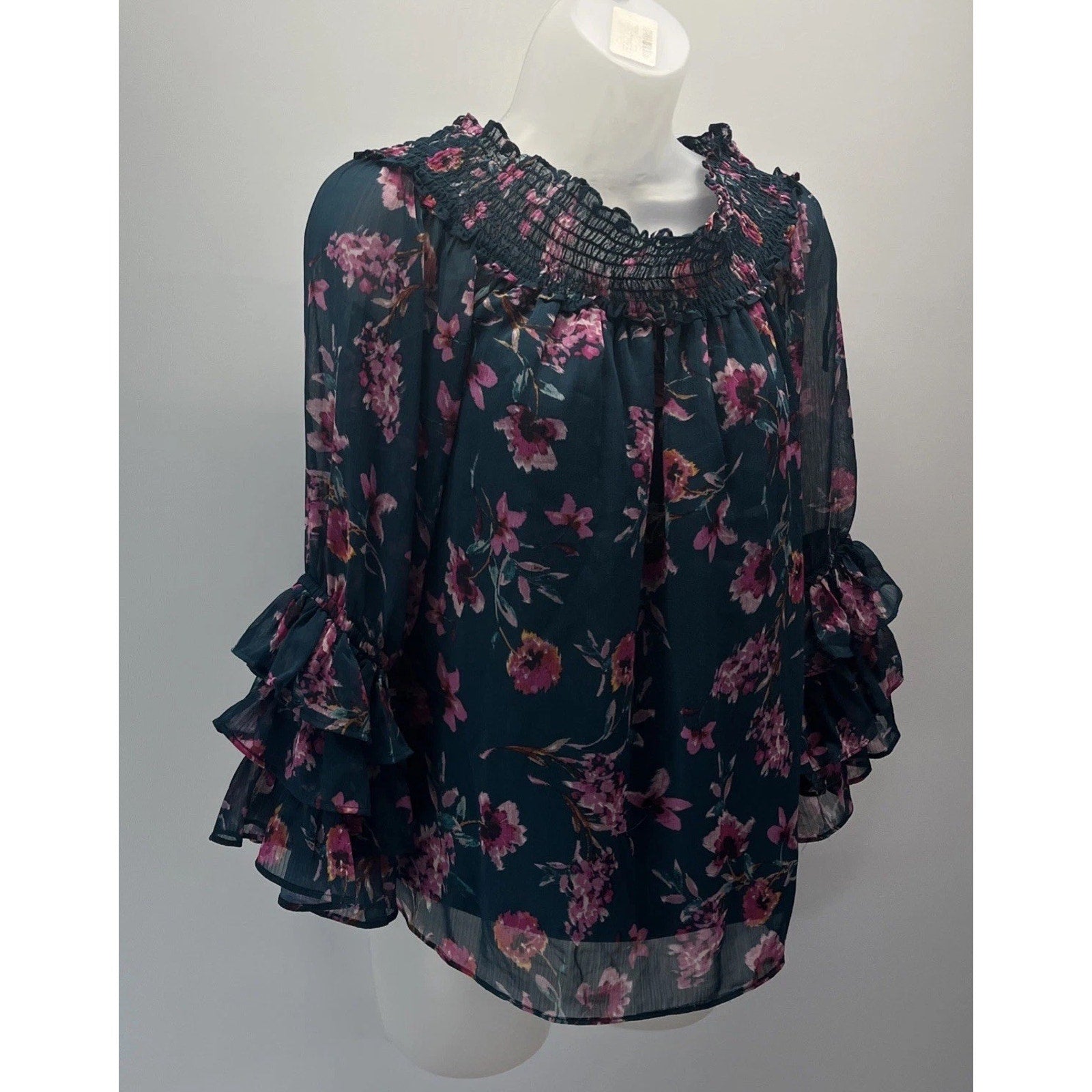 Cece Long Sleeve Floral Moment Blouse With Ruffle Cuff Sleeves Size Small