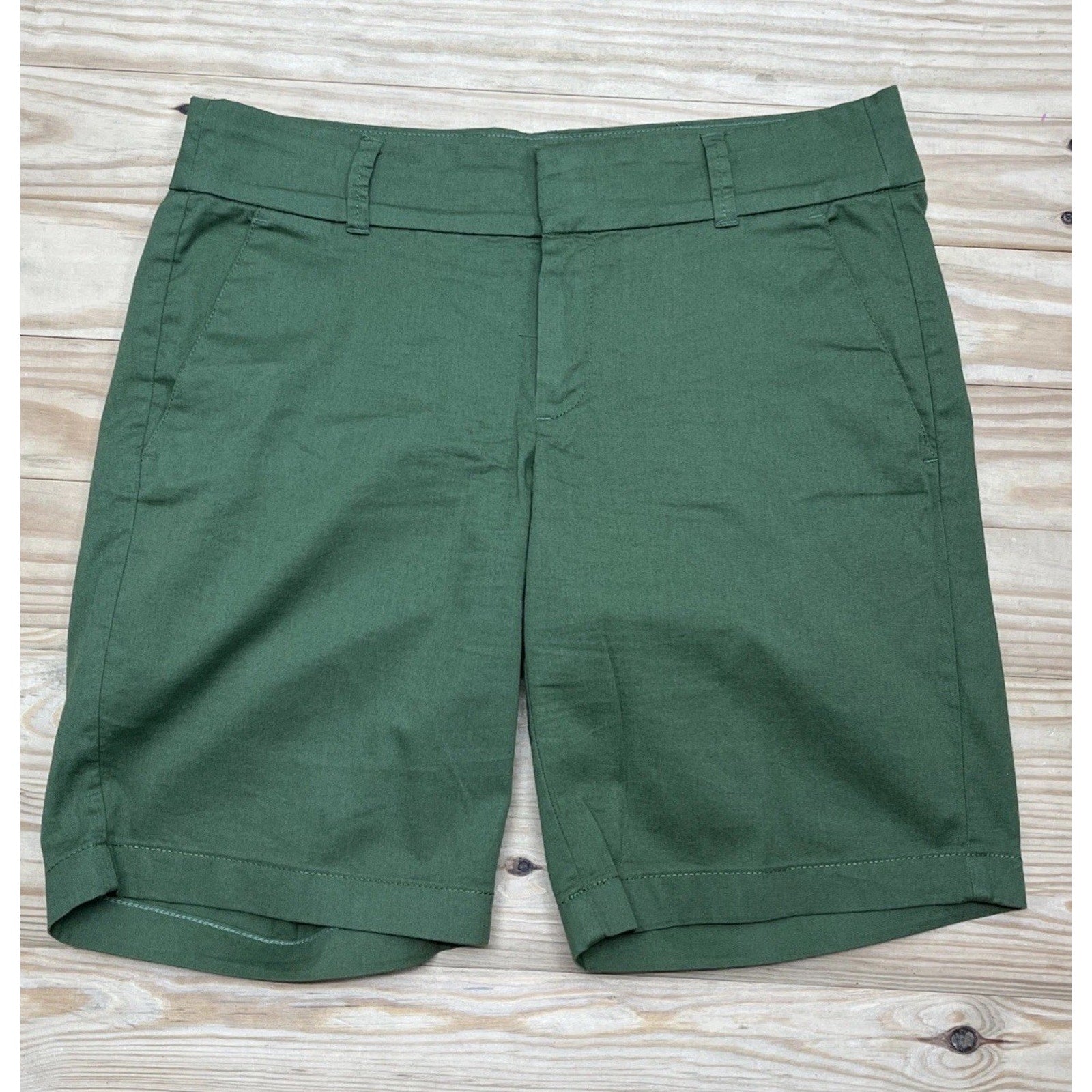J By J. Crew Green Cotton Chino Shorts Inch Inseam 9 Women's Size 4