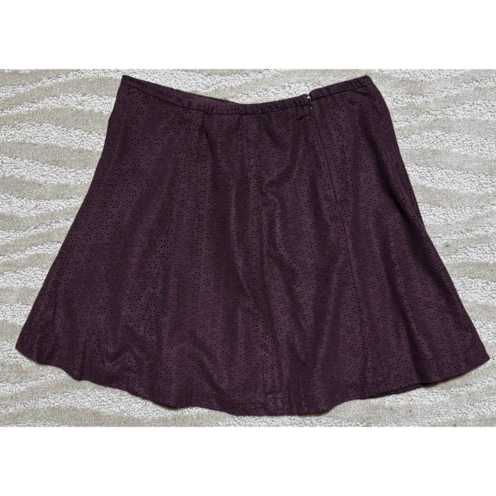 Express Burgundy Wine Purple Red Laser Cut Floral Flare Zip Up Mini Skirt Size 4
