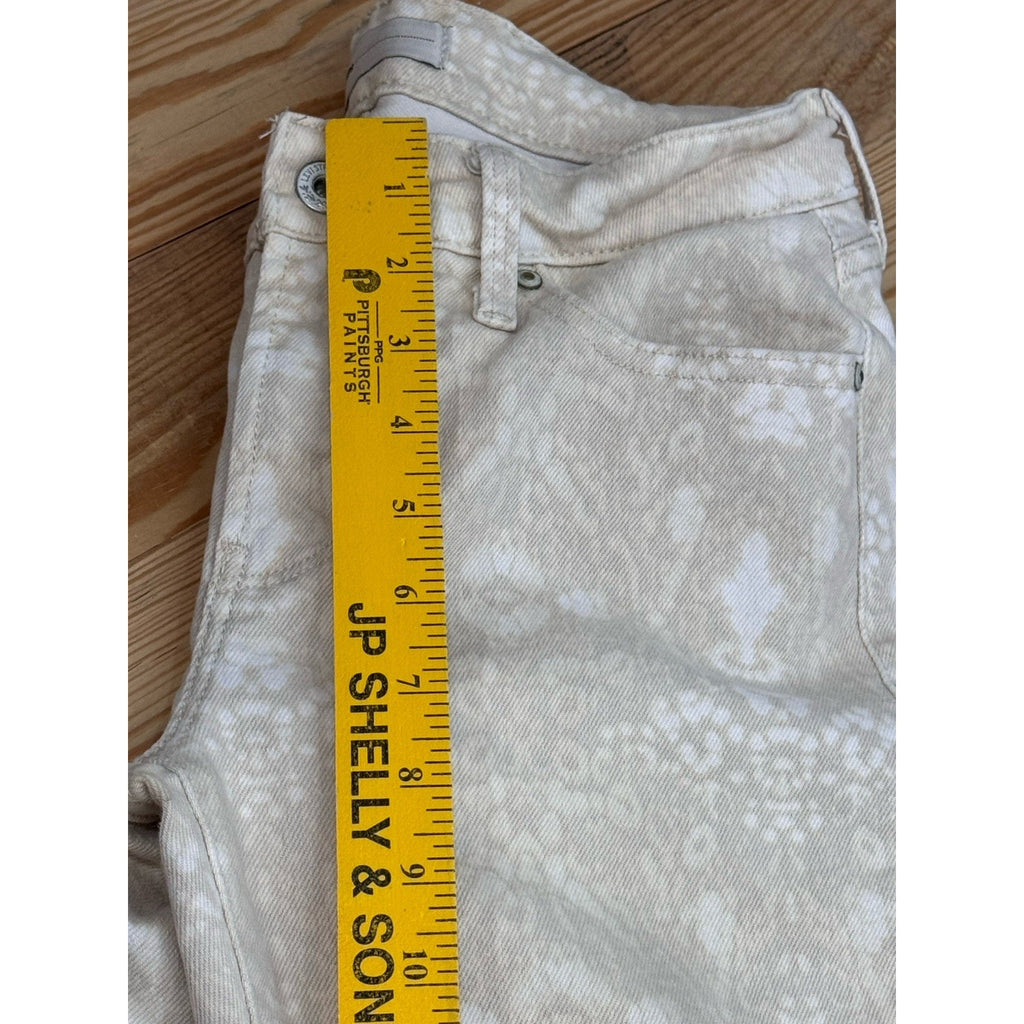 Levi's Size 6M Women’s Legging Jeans Inseam 28” Printed Cream and White