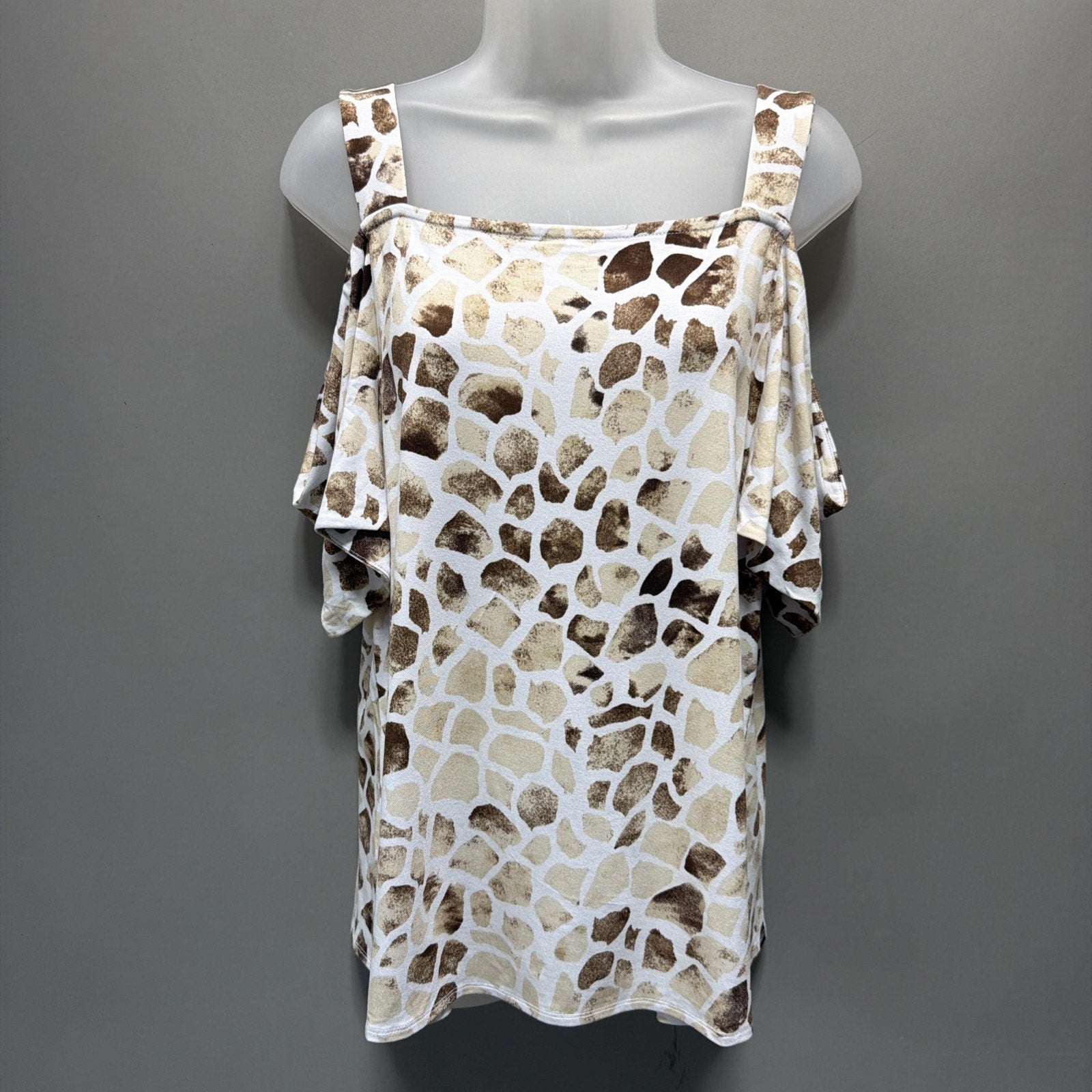 JM Collection Blouse Womens size M Tan White Giraffe Print Cold Shoulder New