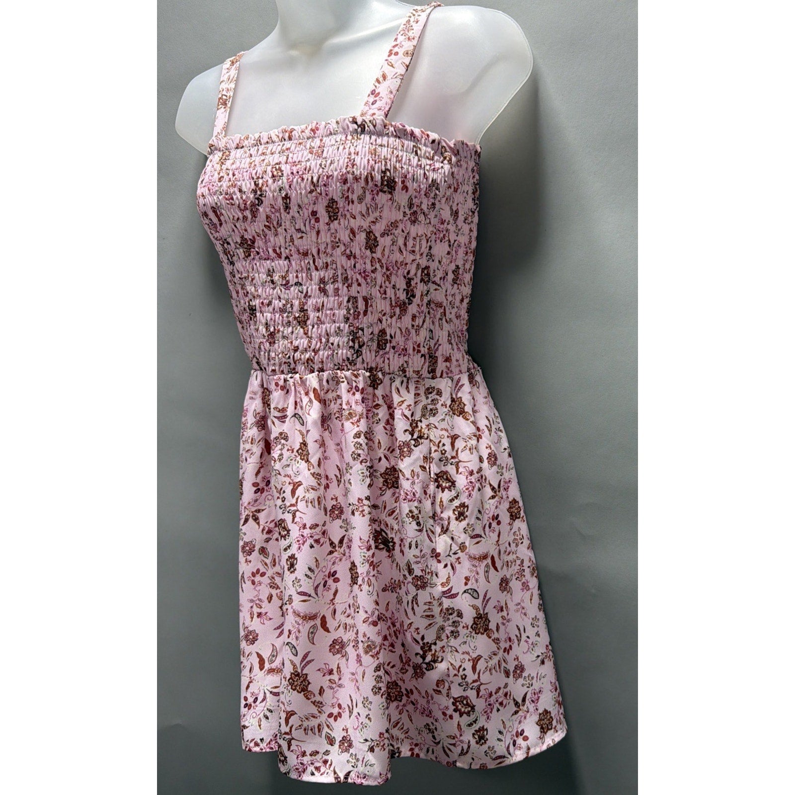 Francesca’s Bette Smocked Pink Floral Romper Size Medium NWT Lined Stretchy