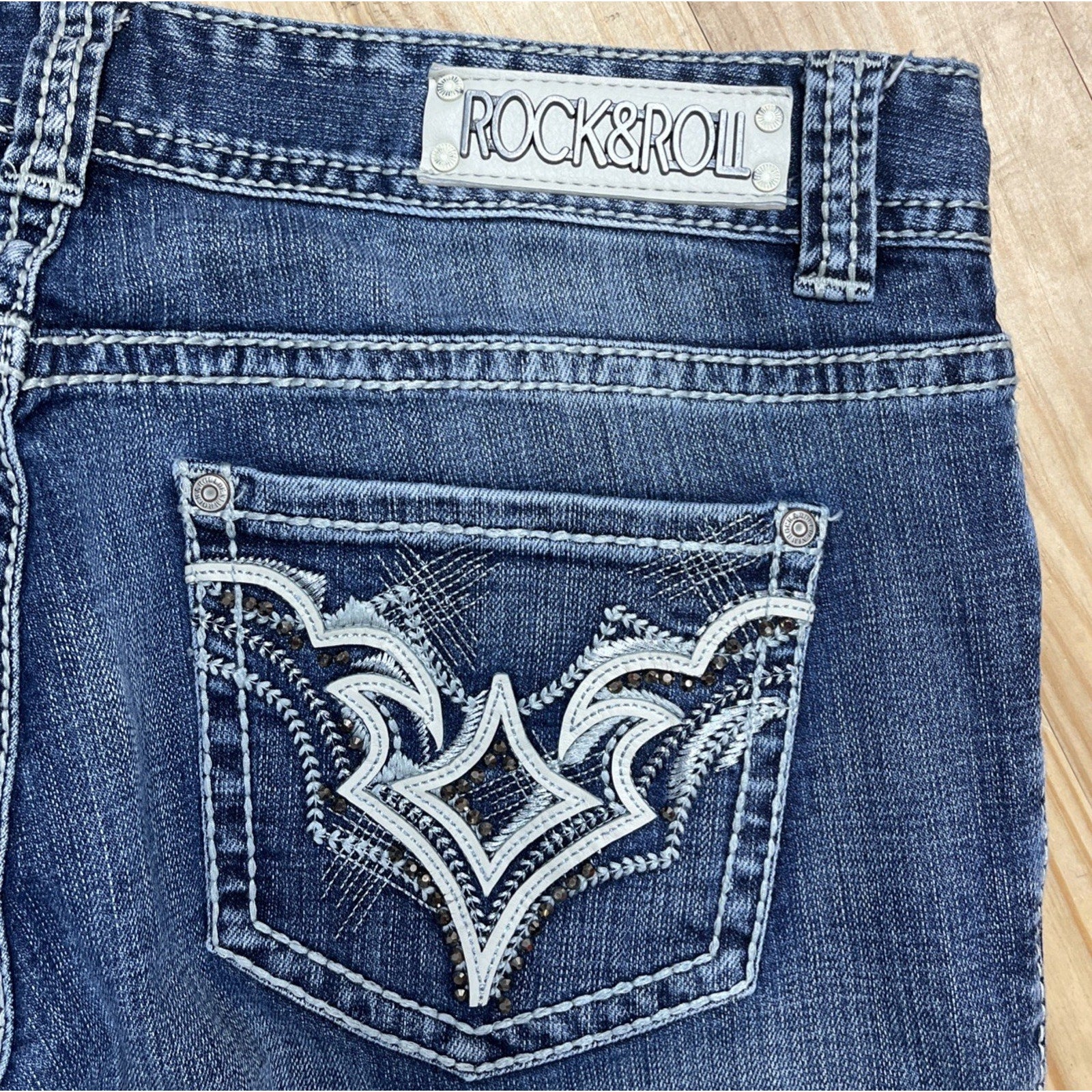 Rock & Roll Cowgirl Bootcut Women’s Jeans Size 31x34 Low Rise Embellished