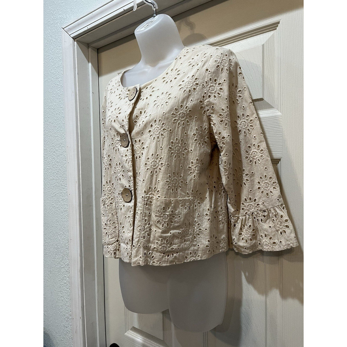 Ruby Rd. Women's 8, 100 % Cotton Lightweight Button Front Beige Ilet Blouse Boho