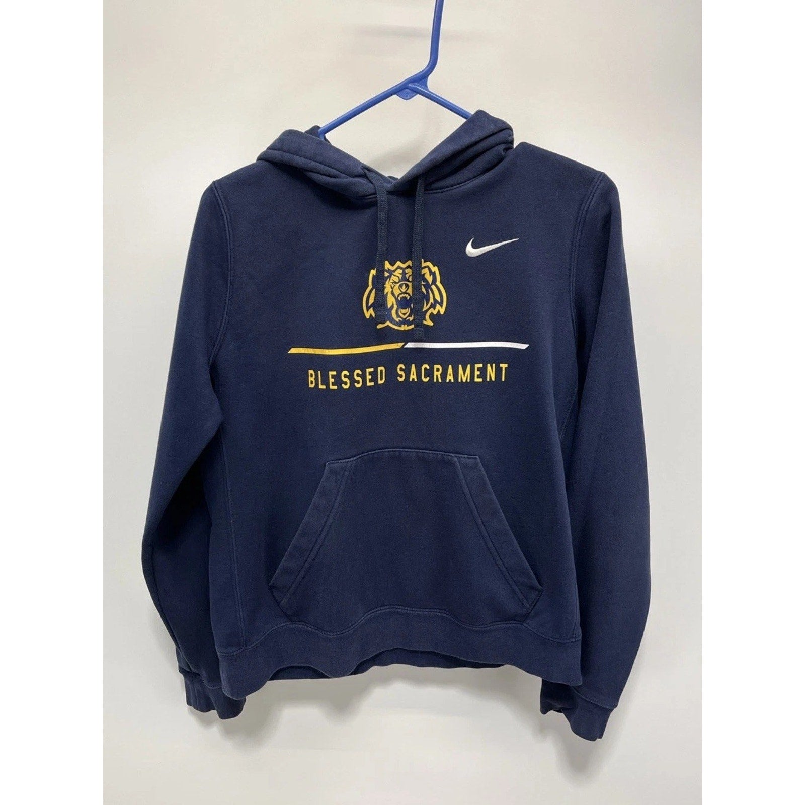 Nike Women’s Graphic Hoodie Blessed Sacrament Embroidered Logo M