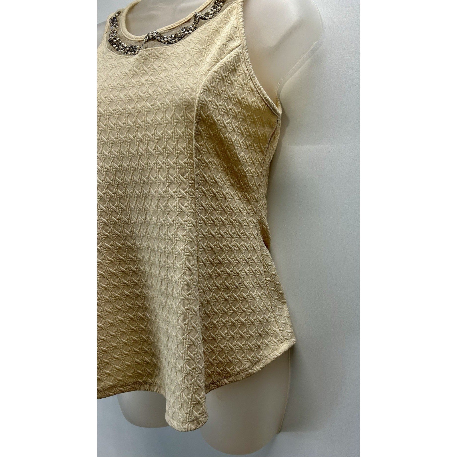 23 Love Street Cream Sleeveless Top With Sequins Blouse Womens Size Large.