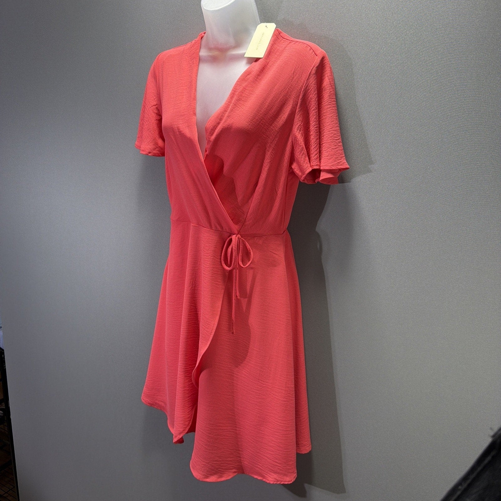 Monteau Los Angeles Women’s Coral Wrap Dress V-Neck, M NWT