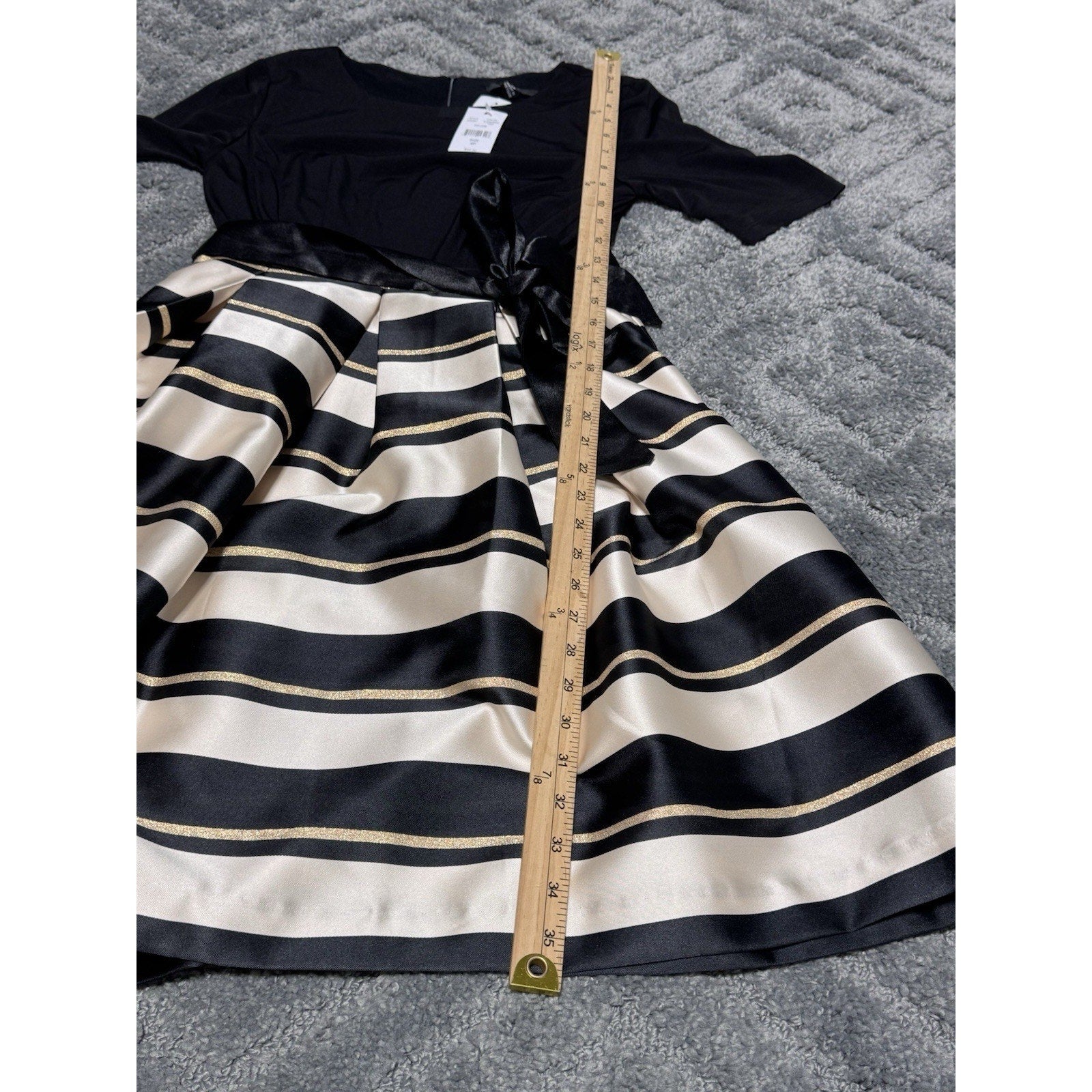 R&K Originals Black Gold & Ivory Tie Waist Dress with a Pleated Skirt New 4P