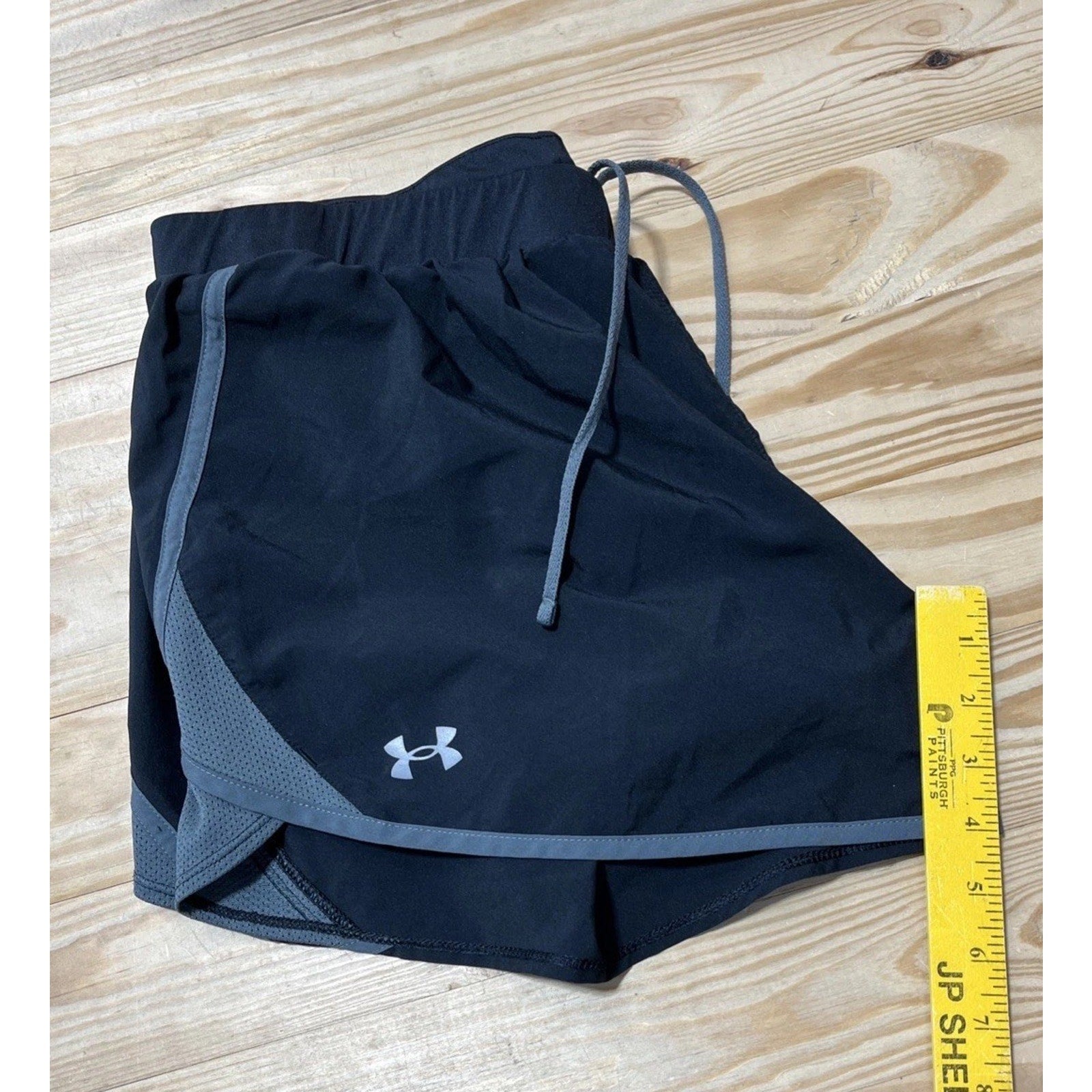 Under Armour Shorts Womens XL Black Lined Running Workout Loose Athletic