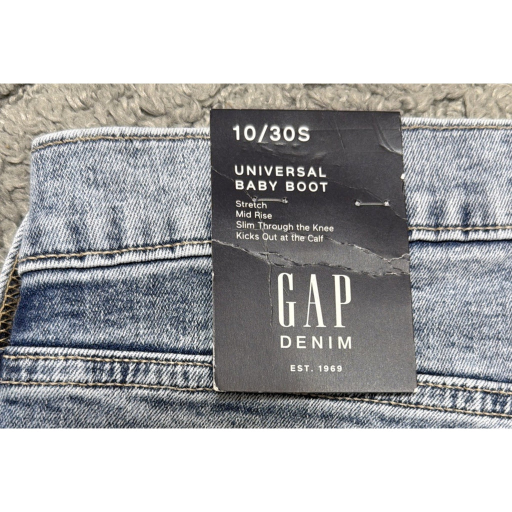 Women’s Gap Universal Baby Boot Jeans Size 10/30 Short Light Wash NWT