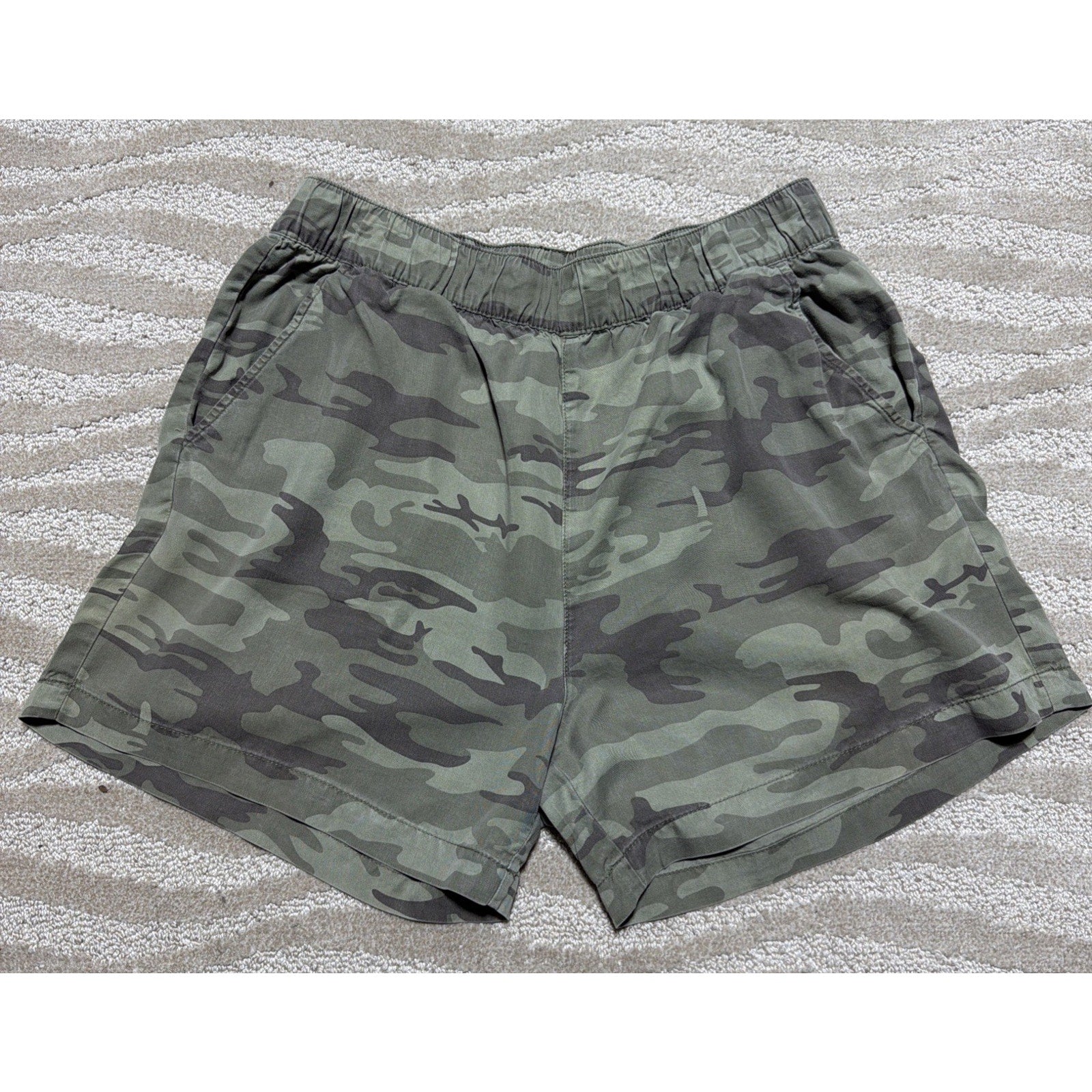 Social Standard by Sanctuary Women's Boardwalk High Rise Shorts Camo Size XL