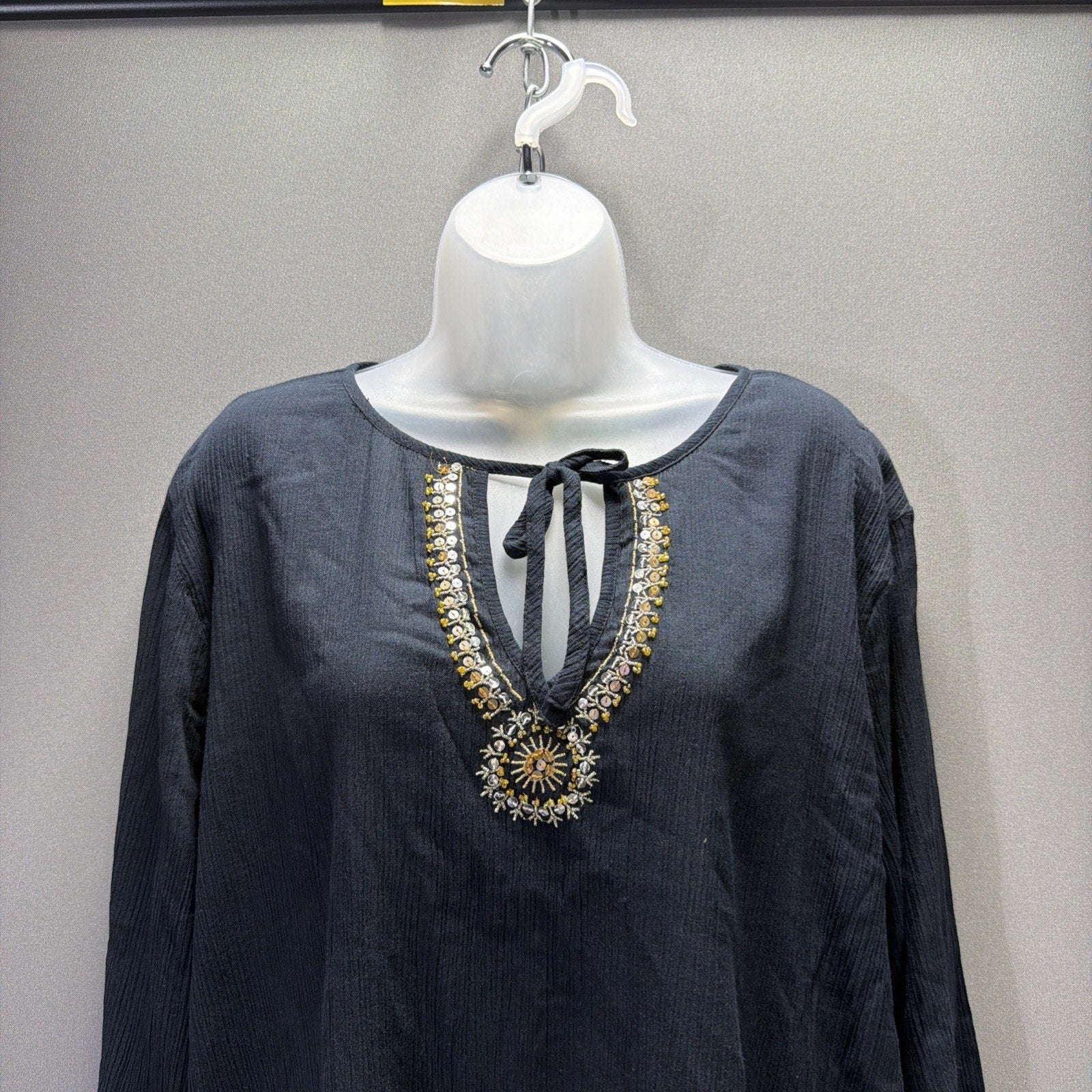 Mountain Lake Women's Navy Blue Embellished Embroidered V-Neck Tunic Size XL NWT