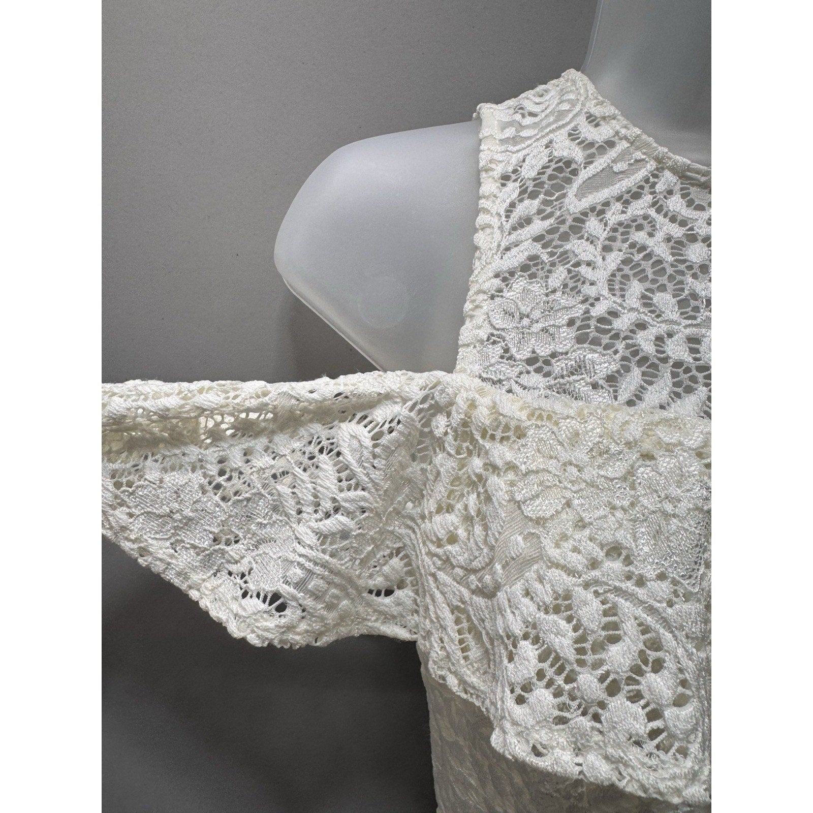 B Darlin Ivory Lace Cold Shoulder Fit Flare Dress Juniors 5/6 NWT Macy’s Party