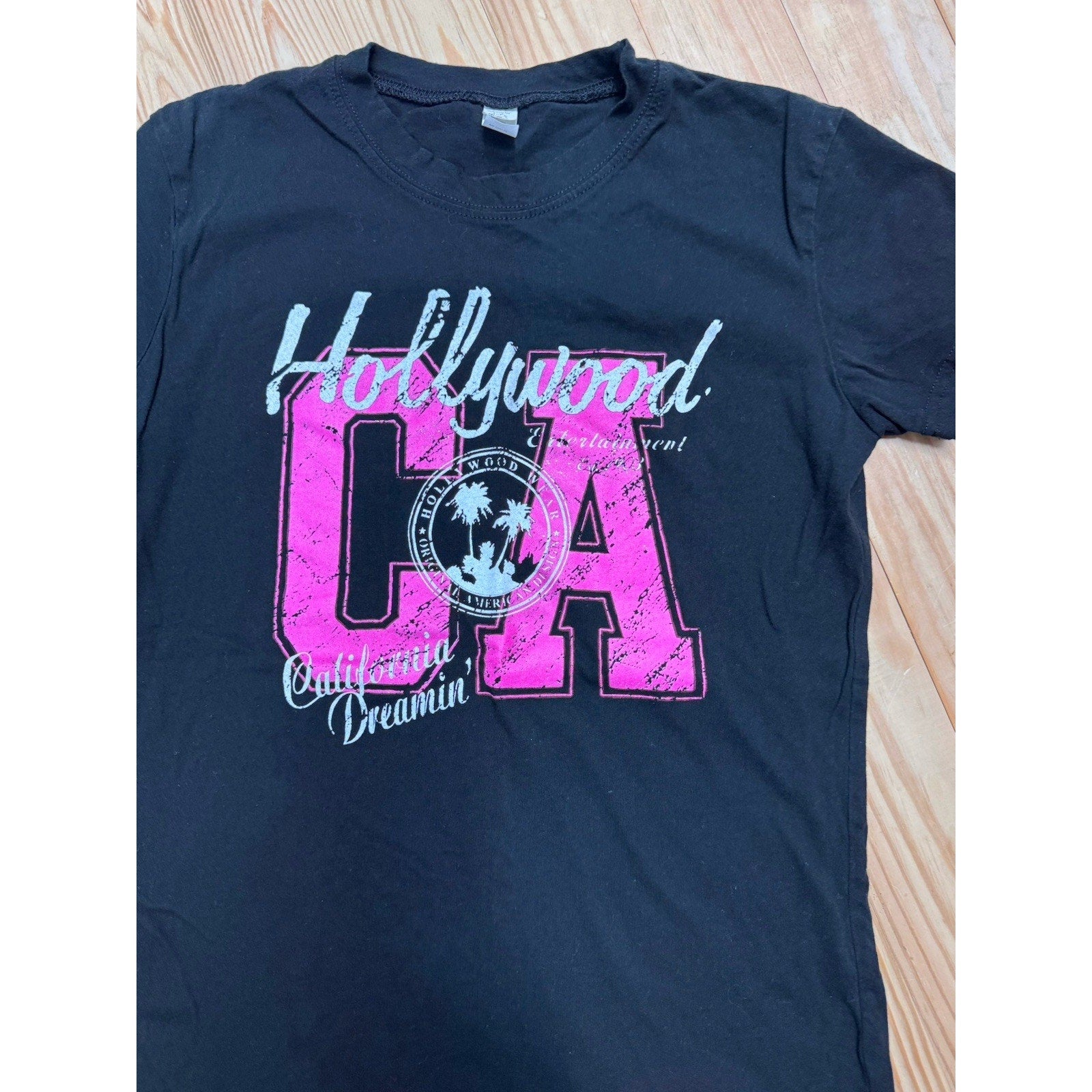 Big Bang Clothing Hollywood California Dreamin' Graphic Shirt Juniors Large