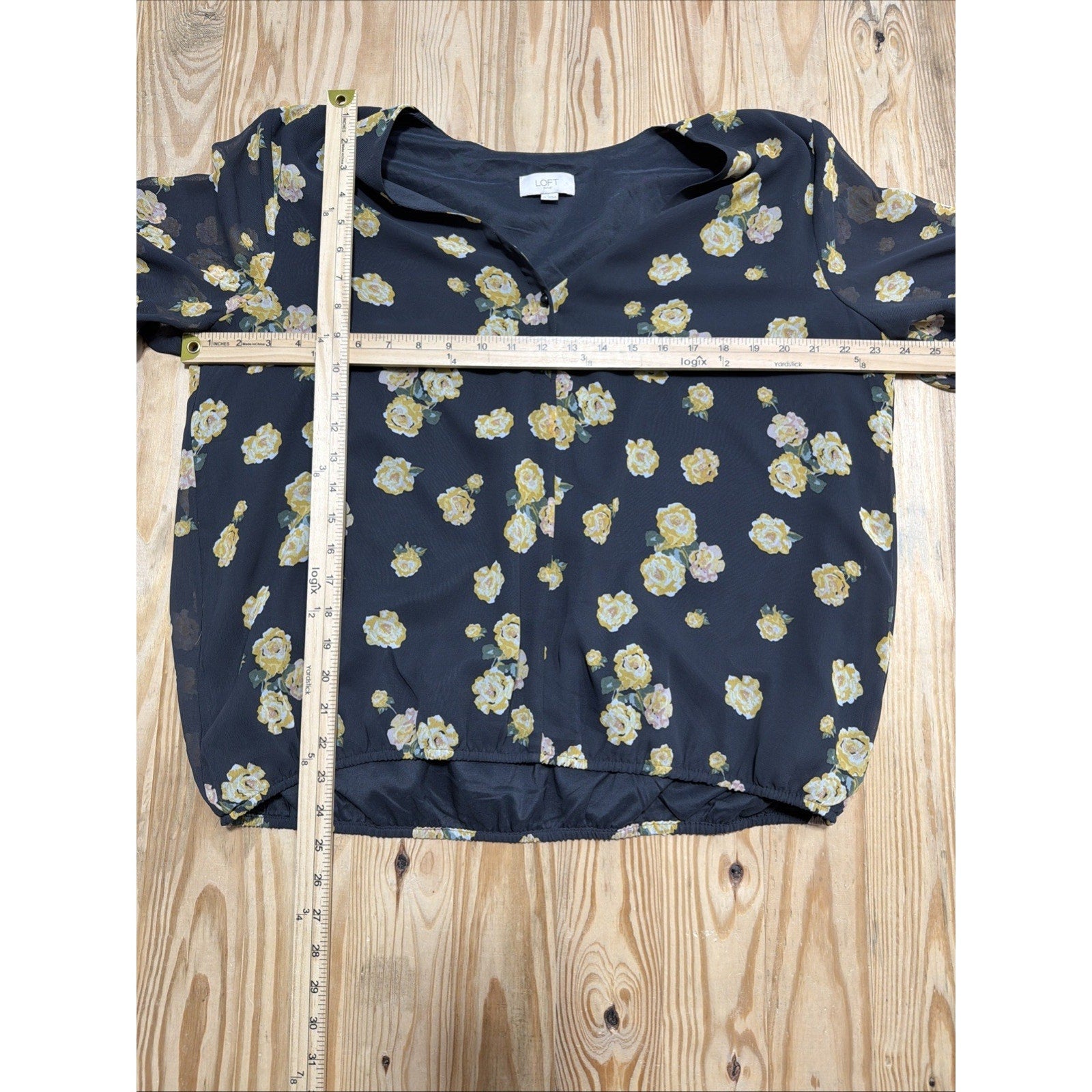 Loft Size XL Top Floral Print Drapey V-Neck Black Lined Blouse Button Front