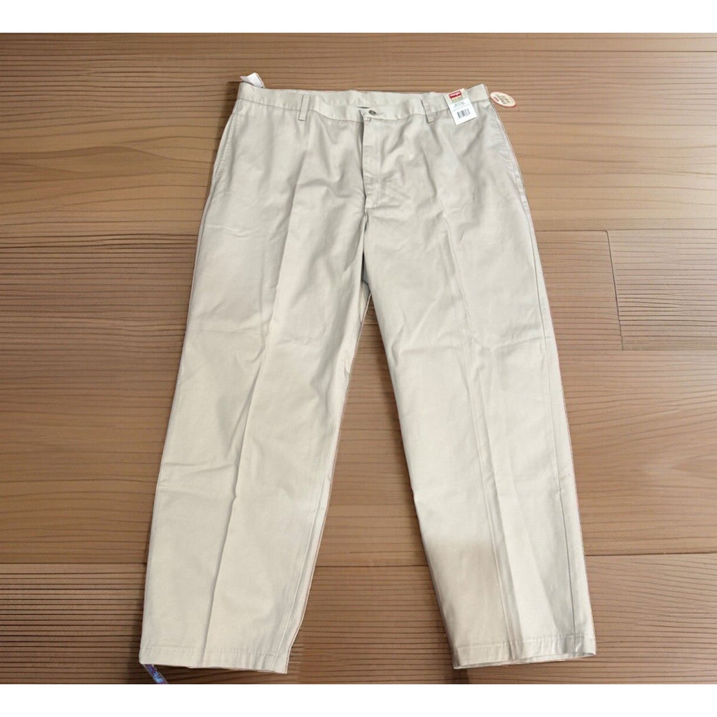 Wrangler Hero Pleated Khakis Wrinkle Free Mens 42 x 30 Beige Super Soft