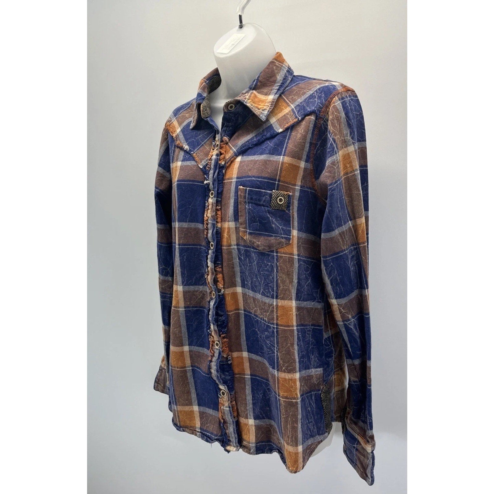 BKE Flannel Southwest Design Womens M Blue Plaid Longsleeve