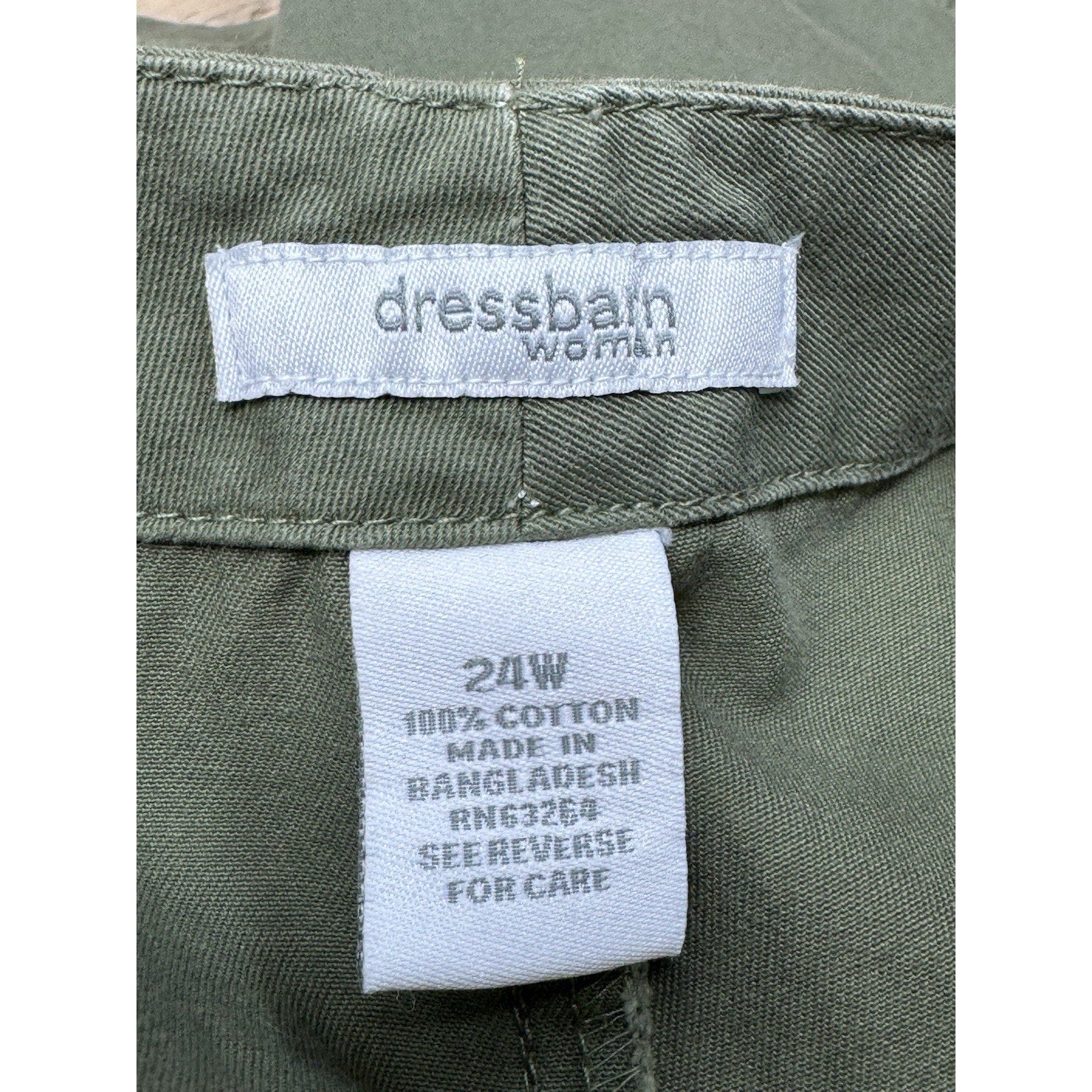 Dress Barn Green Flat Front Stretch Short Women’s Size 24W