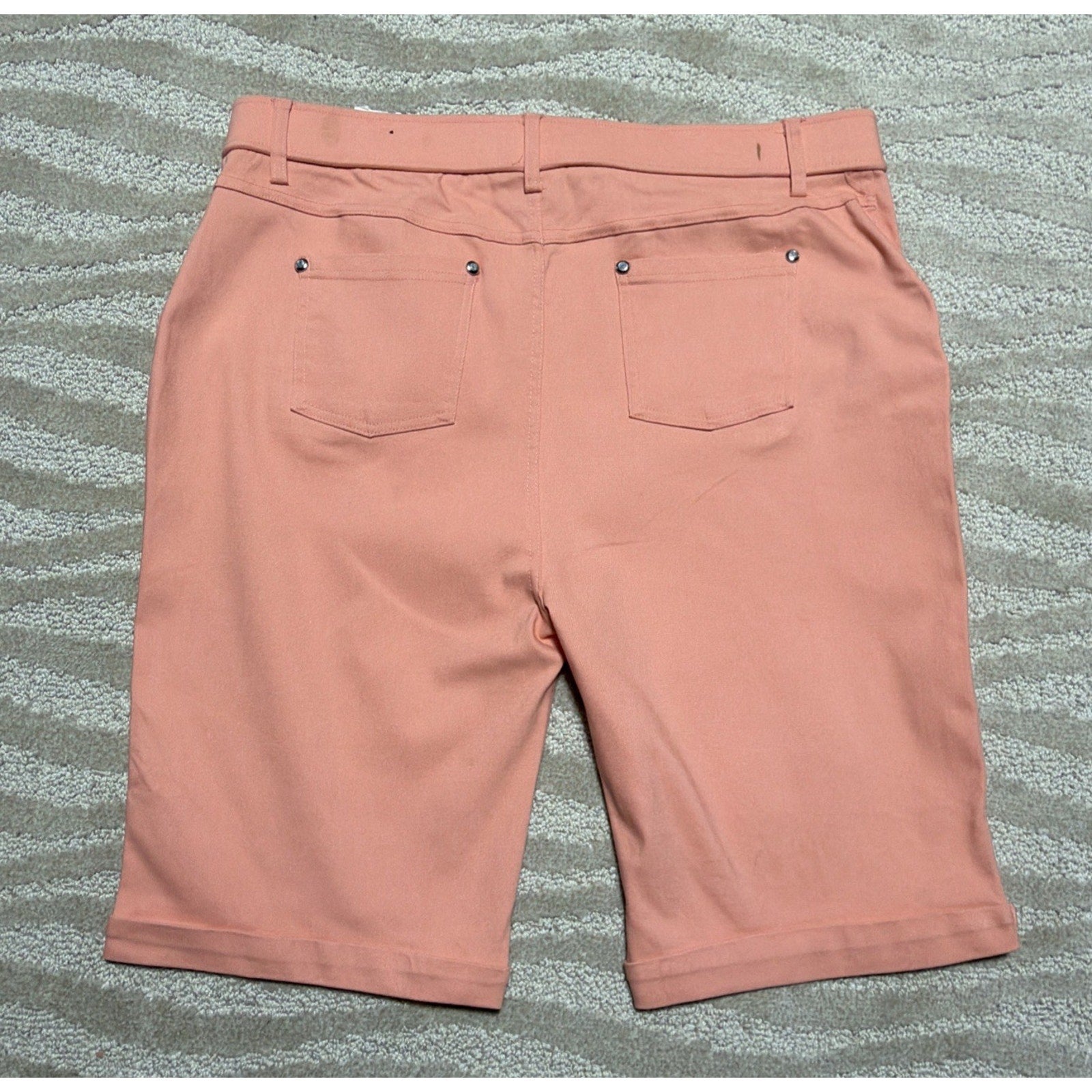 Thrill Women’s 1X Blush Pink Stretch Bermuda Shorts Double Zip Pockets Plus NWT