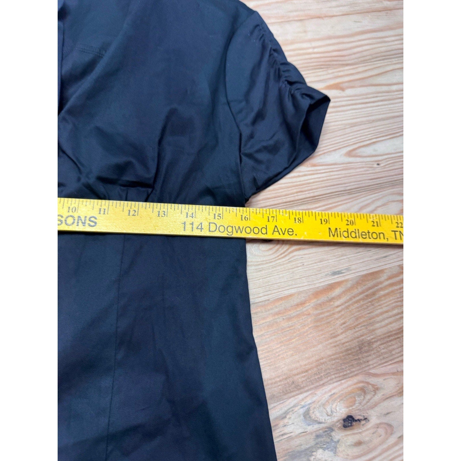 Apostrophe Woman Black gathered bust Shortsleeve Sears M