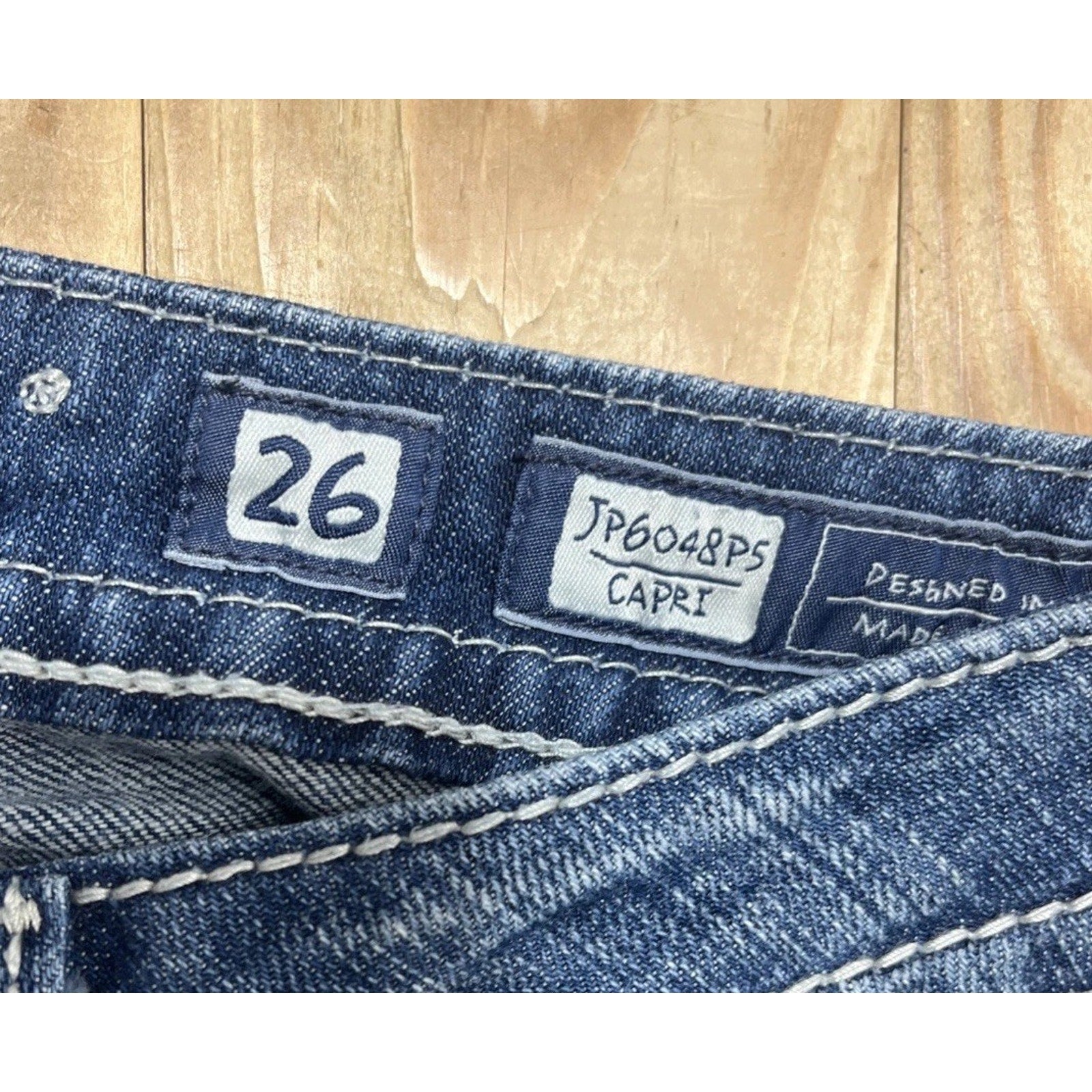 Miss Me Jeans Capri Women’s 26 Inseam 20" JP6048P5 Embellished Distressed