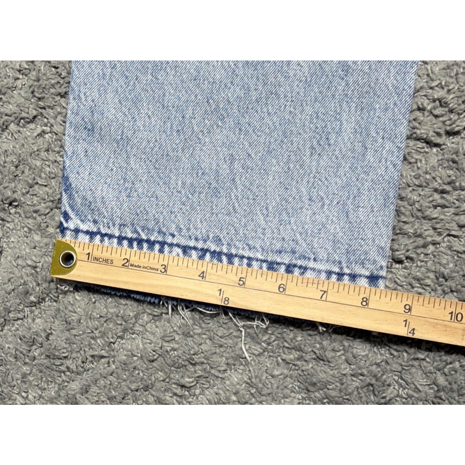 Levi’s Ribcage Straight Ankle 28 High Rise Distressed Light Wash Button Fly