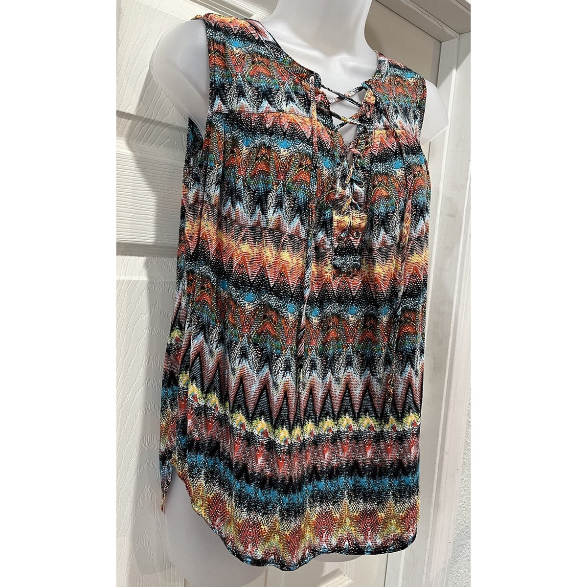 No boundaries women's Size L Multicolor Abstract print boho Chiffon blouse top