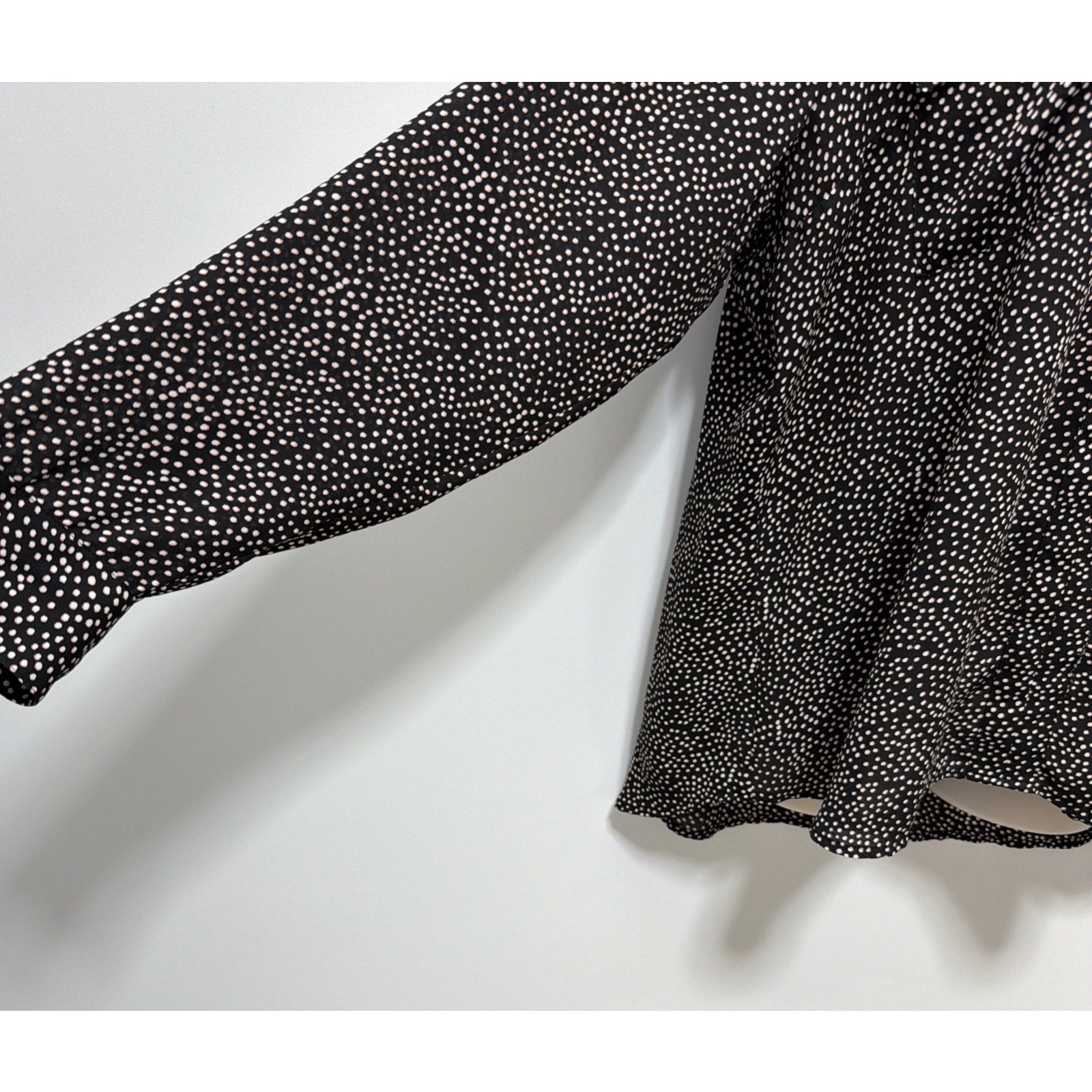 EXPRESS Black White Zipper V-Neck Career Top Roll Up Tab Sleeve XL