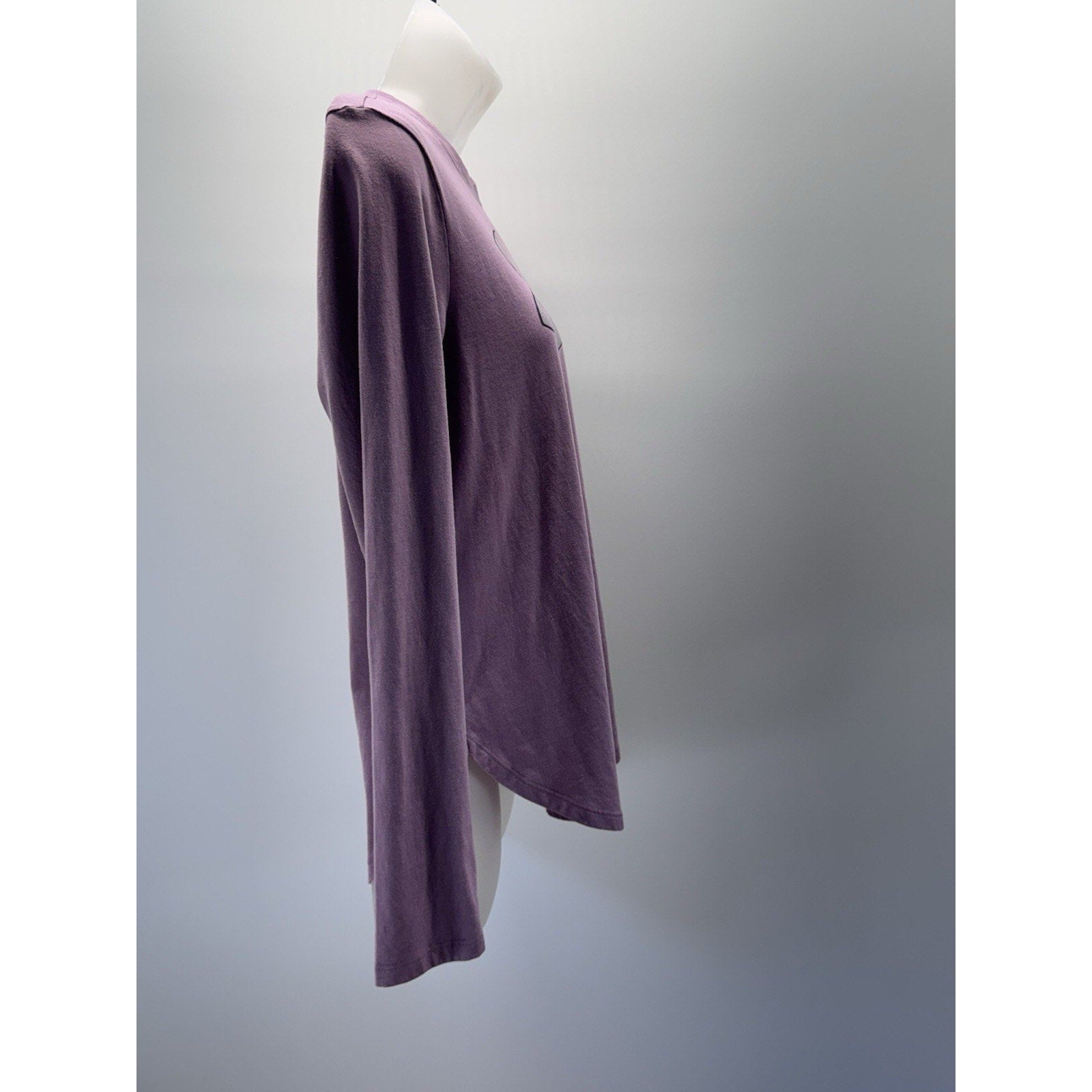 Under Armour Purple Graphic Big Logo Long Sleeve Top Women’s Size Medium